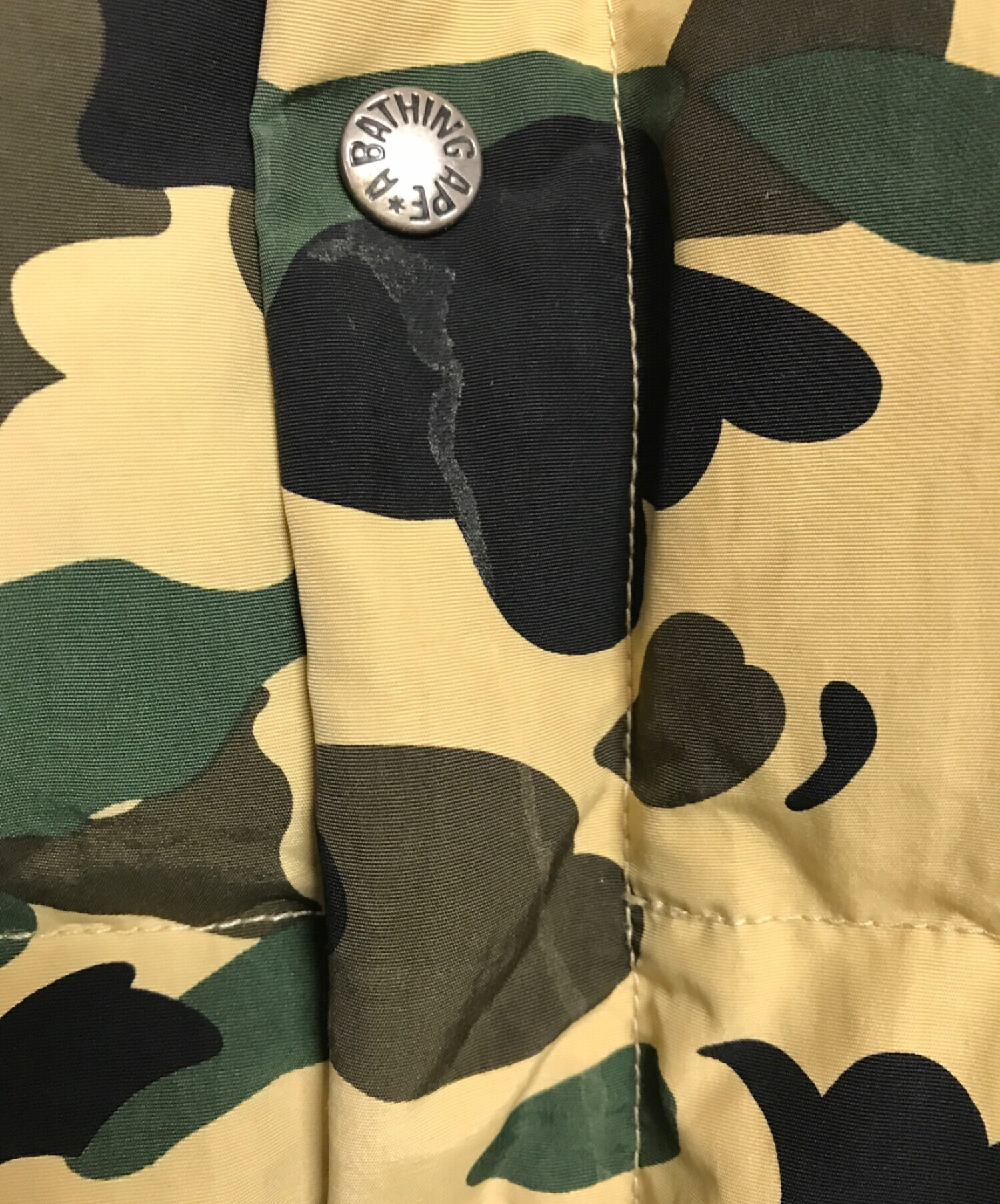 A BATHING APE (アベイシングエイプ) カモフラダウンジャケット ベージュ×カーキ サイズ:XS