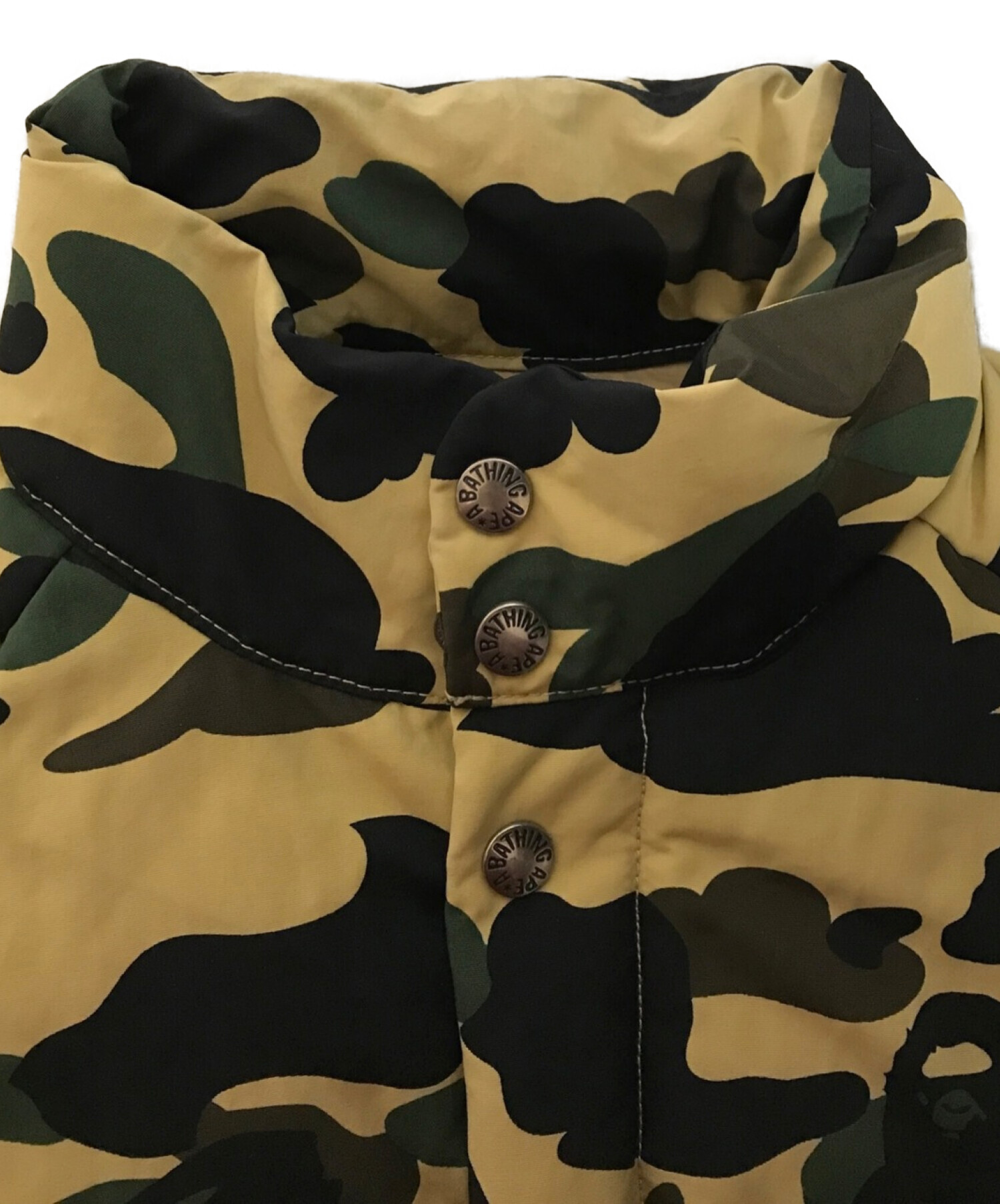 A BATHING APE (アベイシングエイプ) カモフラダウンジャケット ベージュ×カーキ サイズ:XS