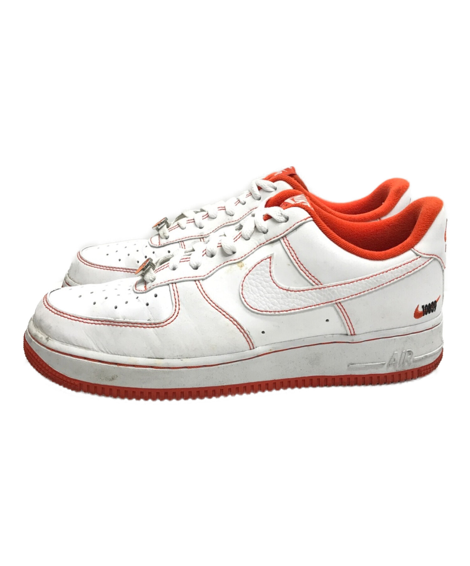 NIKE (ナイキ) AIR FORCE 1 07 LV8 EMB/エアフォース ホワイト×オレンジ サイズ:26.5cm