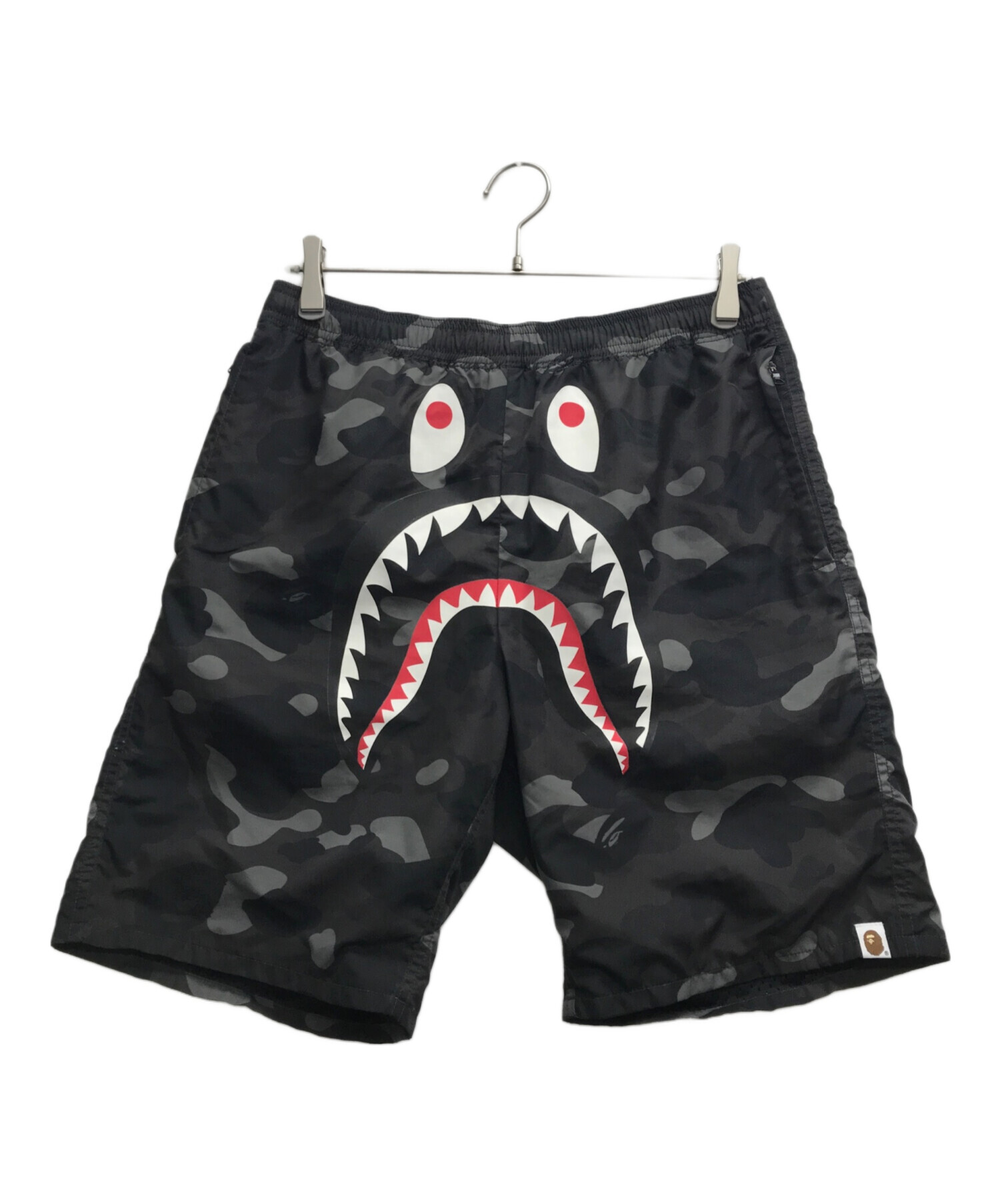 A BATHING APE (アベイシングエイプ) シャークプリントカモフラショーツ ブラック サイズ:L