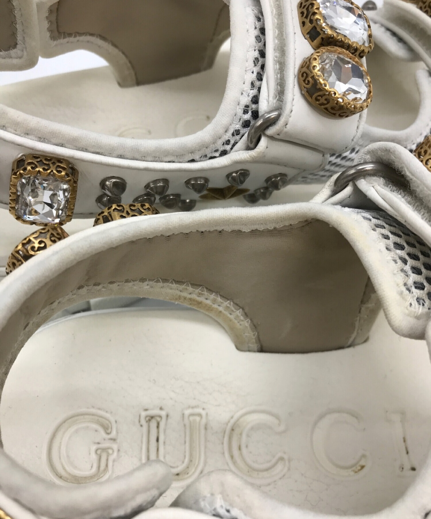 GUCCI (グッチ) クリスタル付きレザーメッシュサンダル ホワイト サイズ:記載無