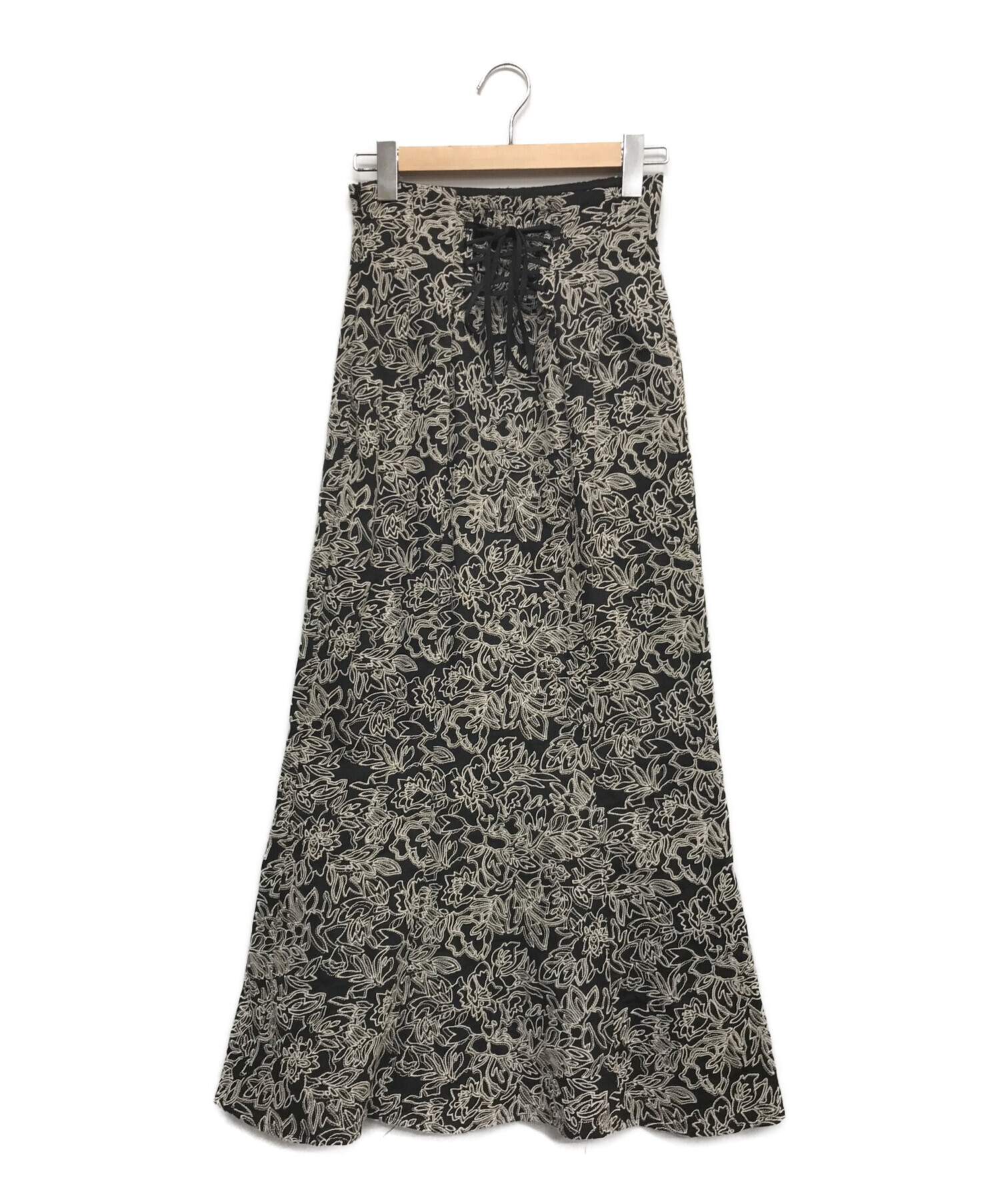 COCODEAL (ココディール) ラインフラワー配色刺繍ハイウエストマーメイドスカート ブラック サイズ:2