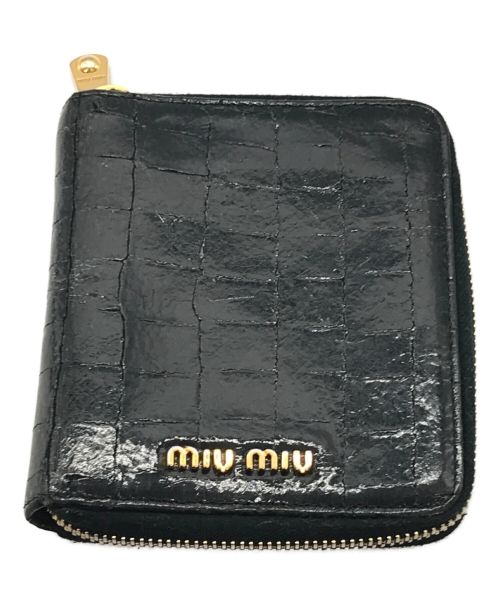 【中古・古着通販】MIU MIU (ミュウミュウ) 型押し2つ折り財布