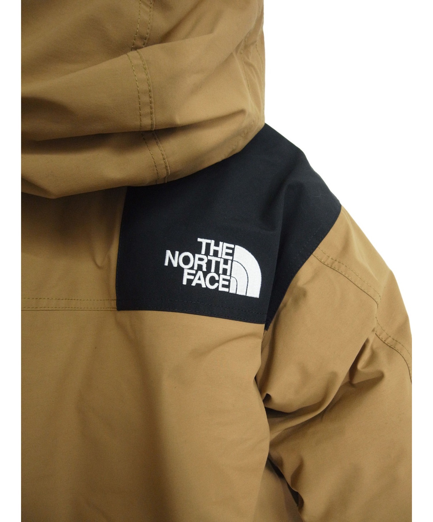 THE NORTH FACE (ザノースフェイス) マウンテンダウンジャケット ブリティッシュカーキ サイズ:L ND91930 GORE-TEX