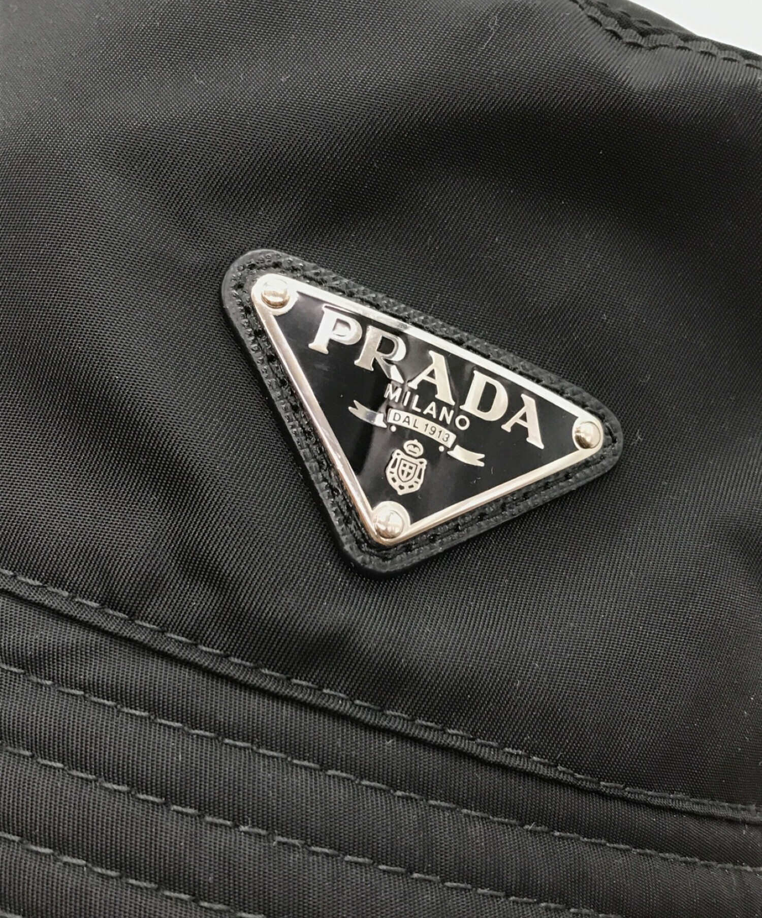 PRADA (プラダ) Re-Nylon ロゴプレート バケットハット　265 ブラック サイズ:Ｌ