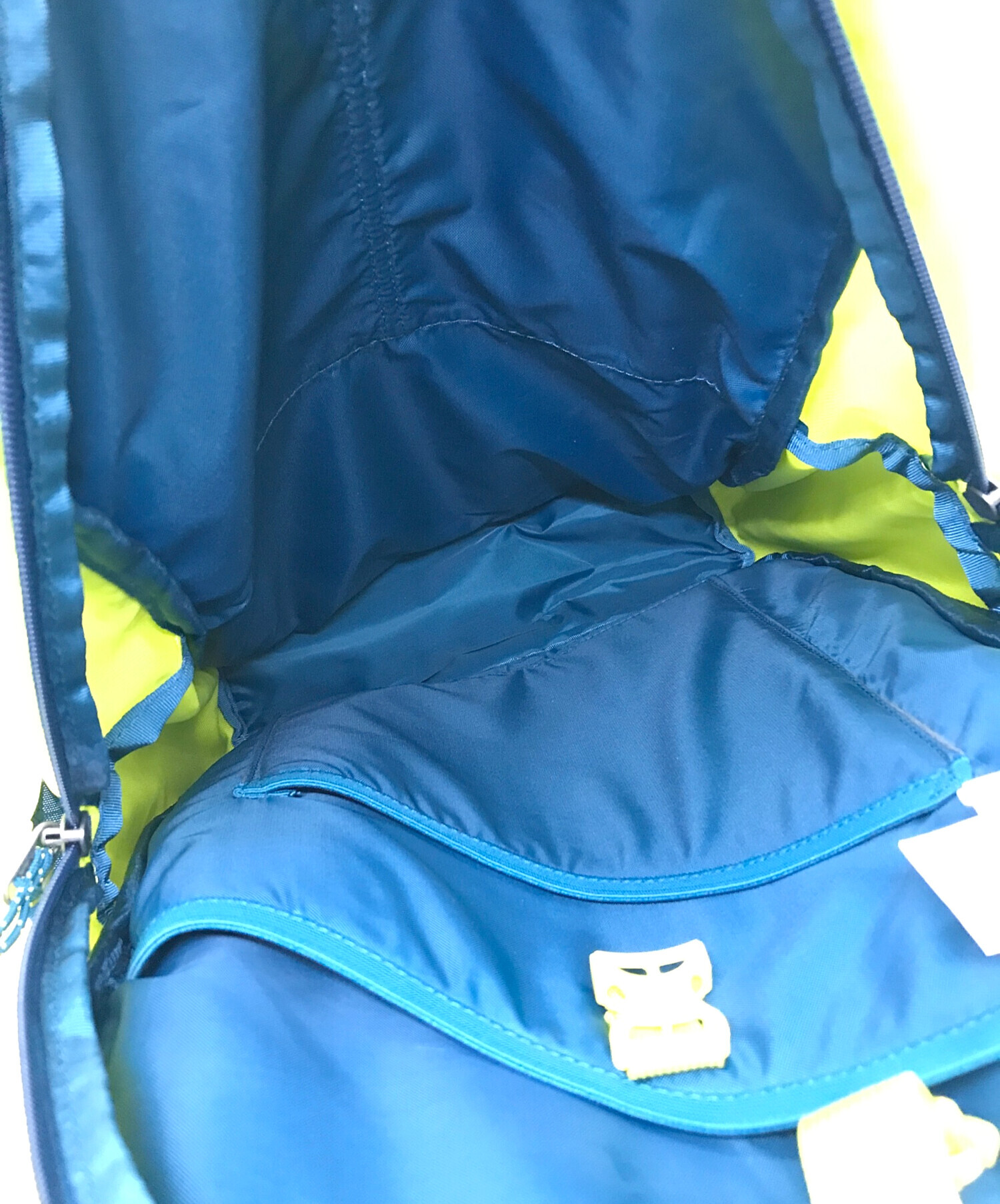 中古・古着通販】Patagonia (パタゴニア) レフュジオパック 28L イエロー サイズ:下記参照｜ブランド・古着通販  トレファク公式【TREFAC FASHION】スマホサイト