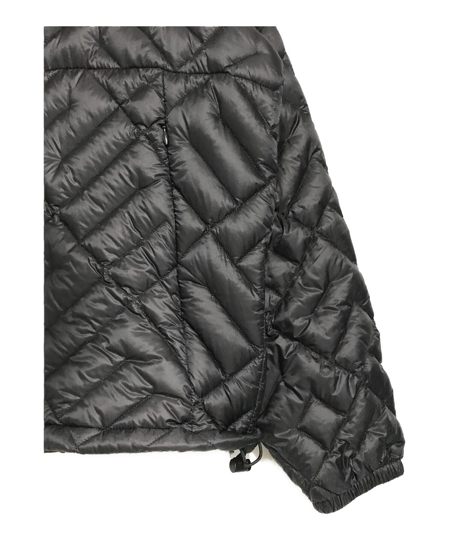 SUPREME (シュプリーム) SPELLOUT QUILTED LIGHTWEIGHT DOWN JACKET（スペルアウト キルト  ライトウェイト ダウン ジャケット） ブラック サイズ:M