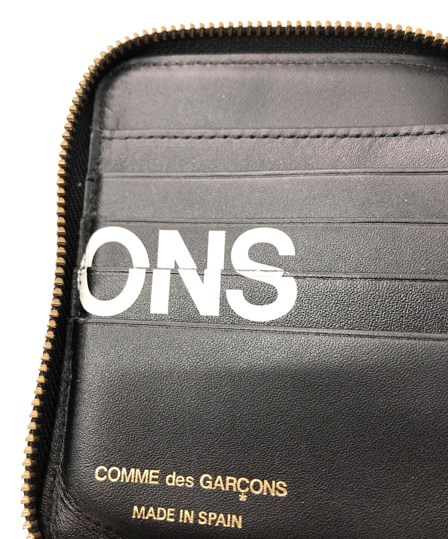 COMME des GARCONS (コムデギャルソン) HUGE LOGO 2つ折り財布 ブラック