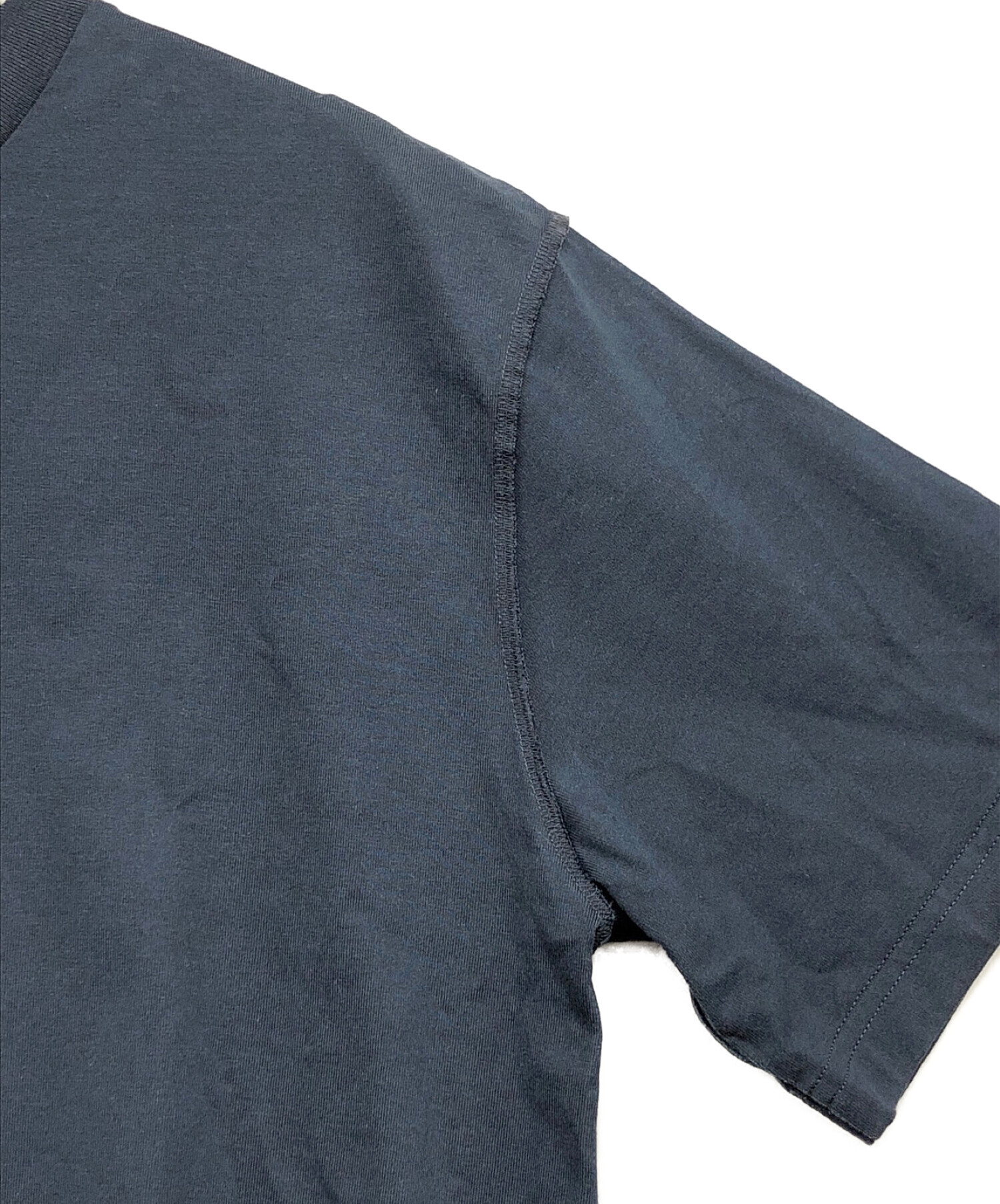 Tシャツ/カットソー(半袖/袖なし)ルイヴィトン　エンボスLV Tシャツ