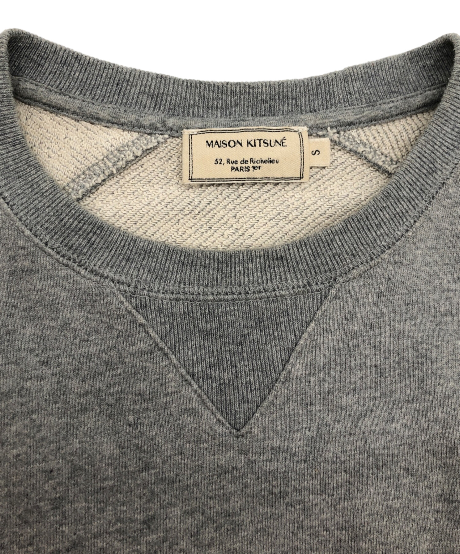 中古・古着通販】maison kitsune (メゾンキツネ) クルーネックスウェット グレー サイズ:S｜ブランド・古着通販  トレファク公式【TREFAC FASHION】スマホサイト