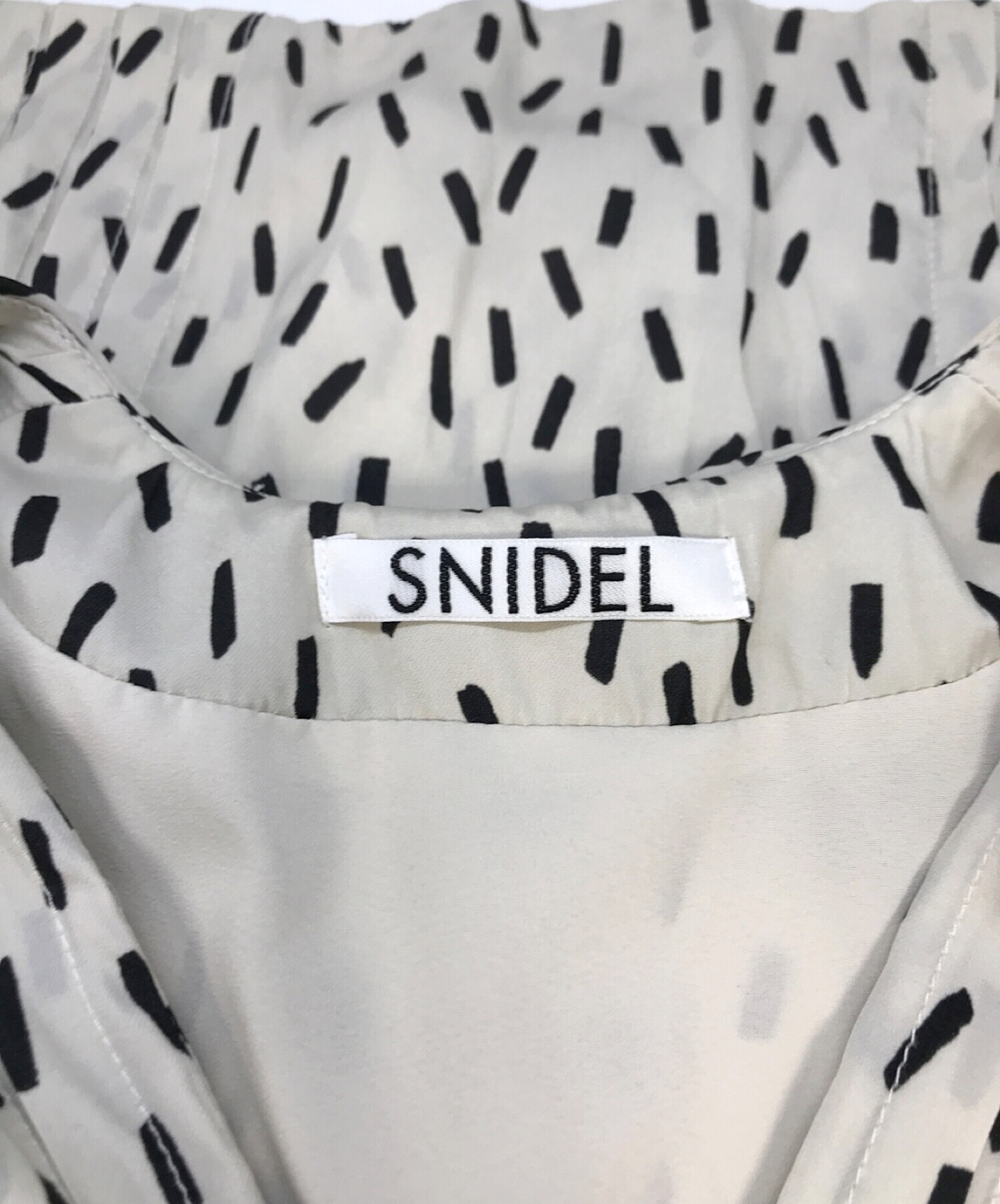 Snidel (スナイデル) ビッグカラークラシカルワンピース ブラック×アイボリー