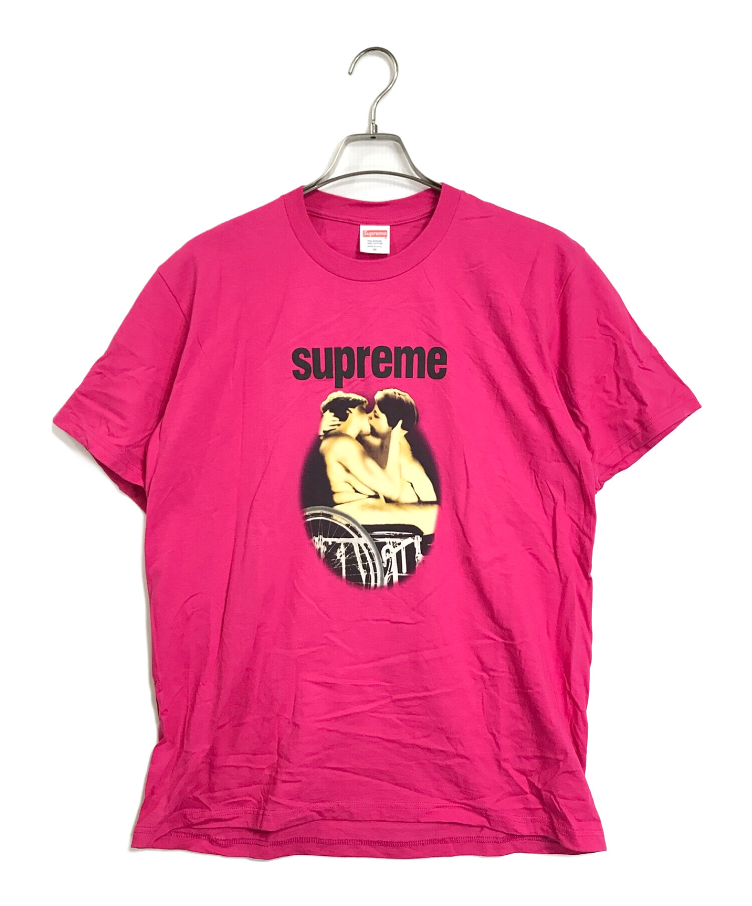 SUPREME (シュプリーム) Kiss Tee Supreme Tシャツ　23SS ピンク　Mサイズ　 ピンク サイズ:M
