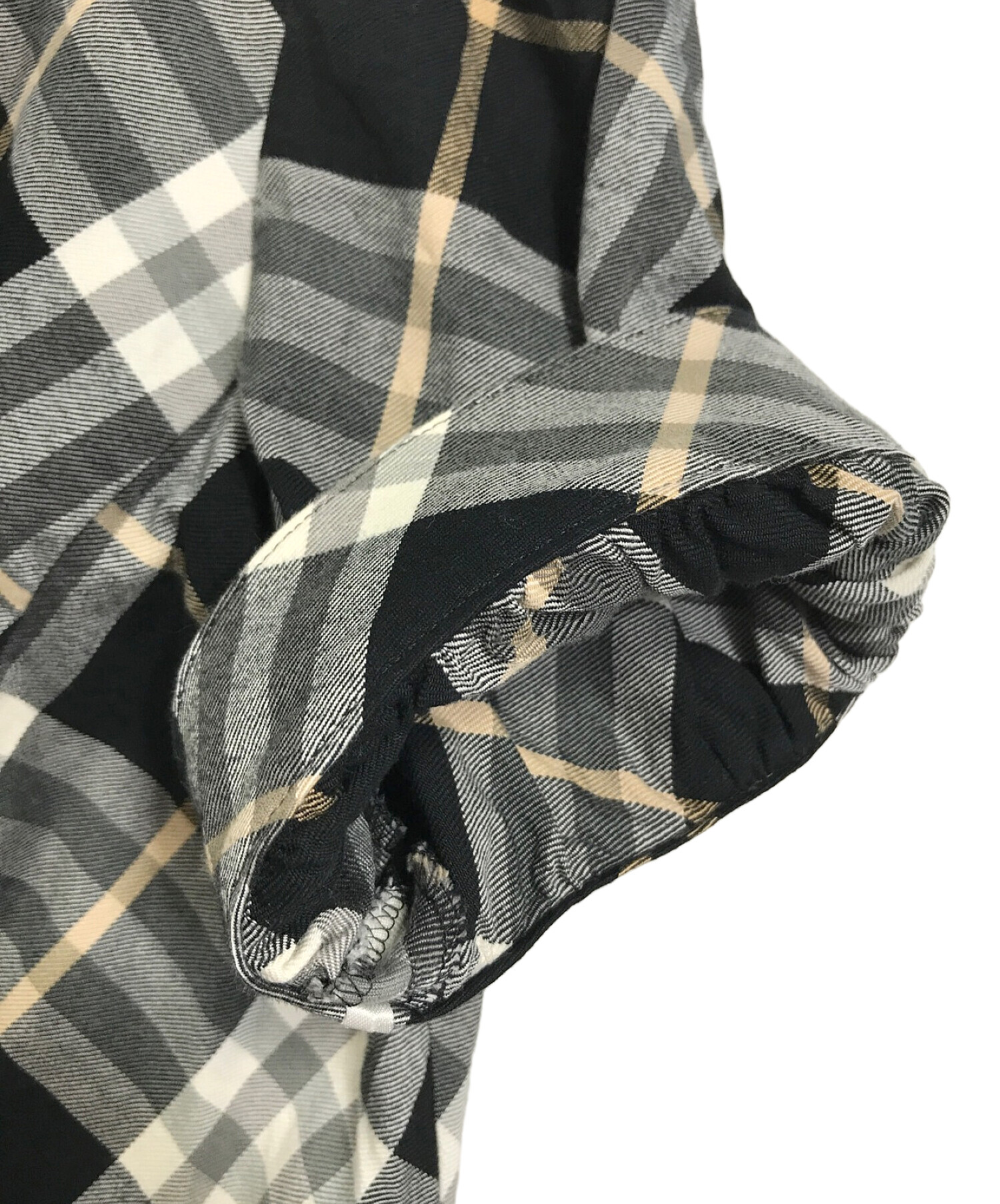 中古・古着通販】BURBERRY BLUE LABEL (バーバリーブルーレーベル) ノヴァチェックシャツ 半袖 S/S フリルシャツ 総柄  ブラック×グレー サイズ:36｜ブランド・古着通販 トレファク公式【TREFAC FASHION】スマホサイト