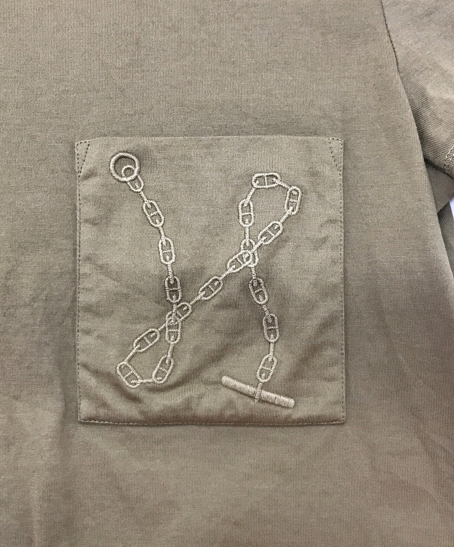 中古・古着通販】HERMES (エルメス) ポケットシェーヌダンクルチェーン刺繍Tシャツ 半袖カットソー カーキ サイズ:38｜ブランド・古着通販  トレファク公式【TREFAC FASHION】スマホサイト