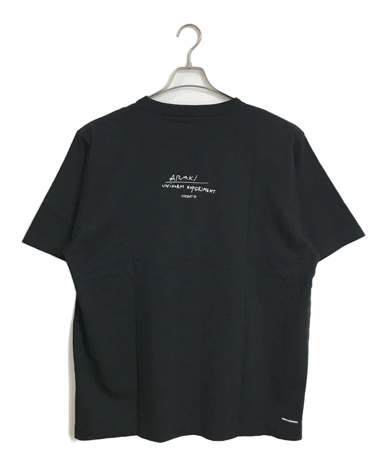 【中古・古着通販】uniform experiment (ユニフォームエクスペリメント) ARAKI プリントTシャツ ロゴプリントT 空 日本製  未使用品 ブラック サイズ:4｜ブランド・古着通販 トレファク公式【TREFAC FASHION】スマホサイト