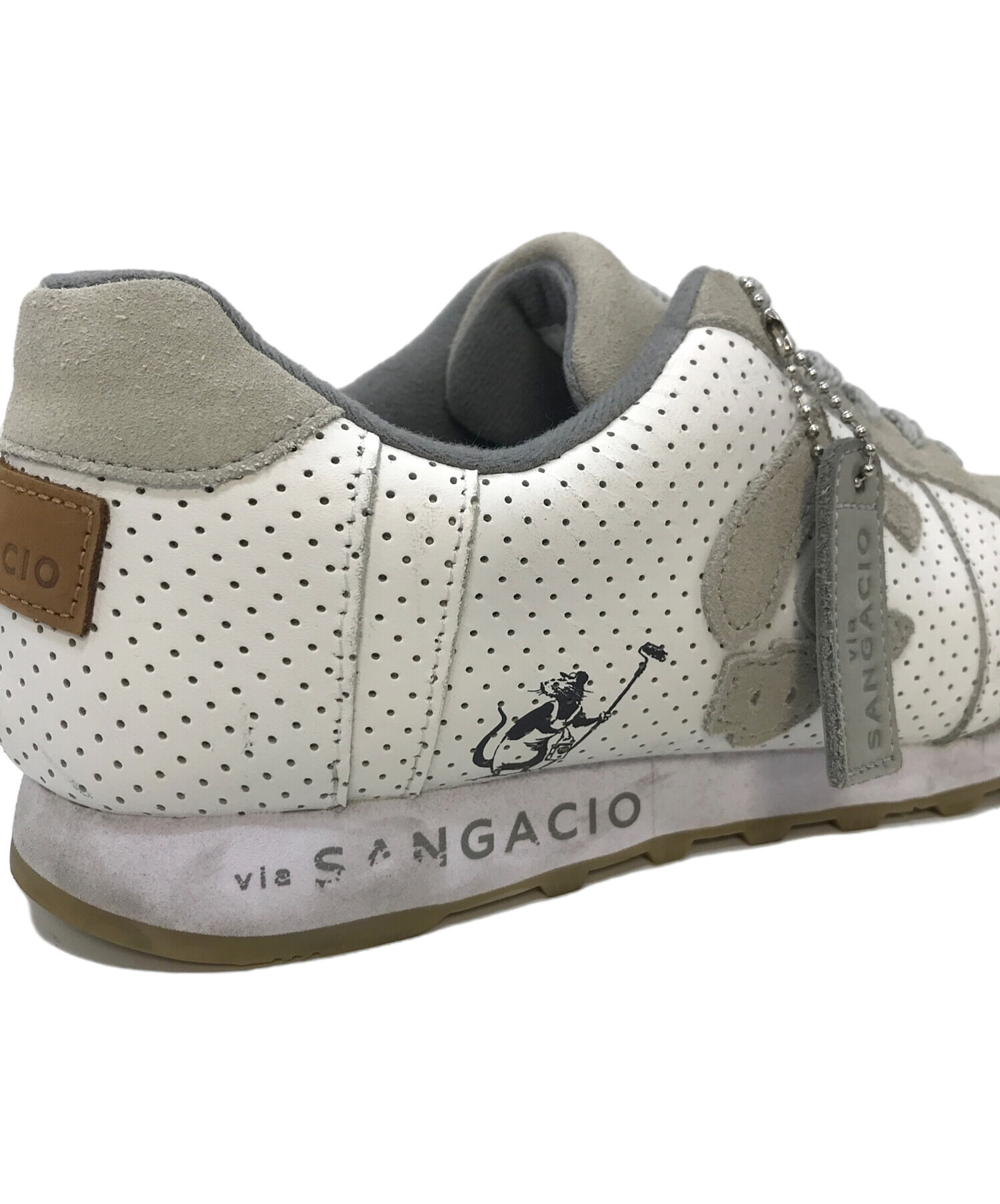 中古・古着通販】via SANGACIO Brandalised バンクシーグラフィティスニーカー パンチングレザー ジャーマントレーナー via  SANGACIO ヴィアサンガッチョ Brandalised 27cm ホワイト グレー サイズ:27cm｜ブランド・古着通販  トレファク公式【TREFAC FASHION】スマホサイト