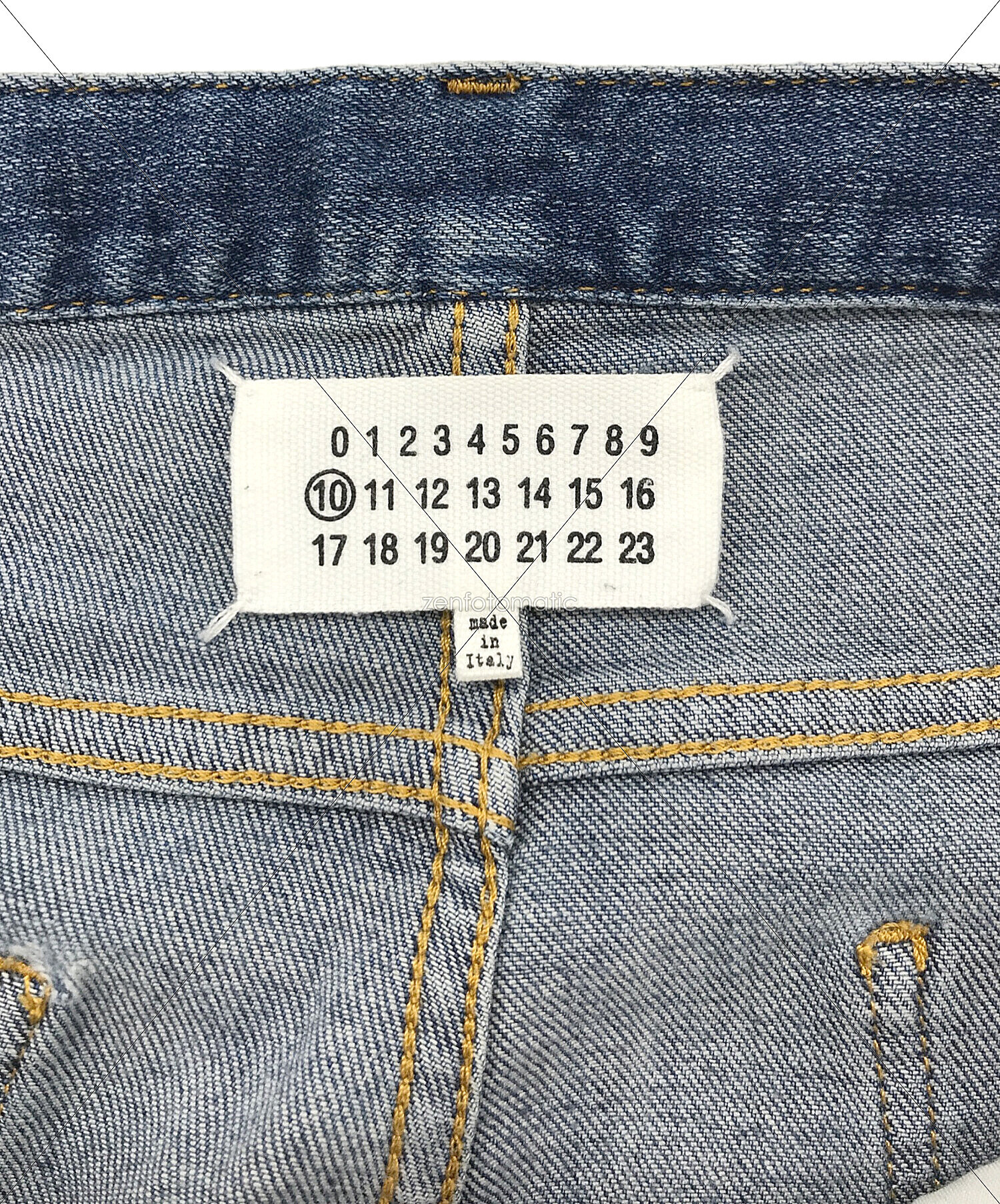 中古・古着通販】Maison Margiela (メゾンマルジェラ) ダメージ加工ストレートデニムパンツ 4つタグ イタリア製 ブルー  サイズ:31｜ブランド・古着通販 トレファク公式【TREFAC FASHION】スマホサイト