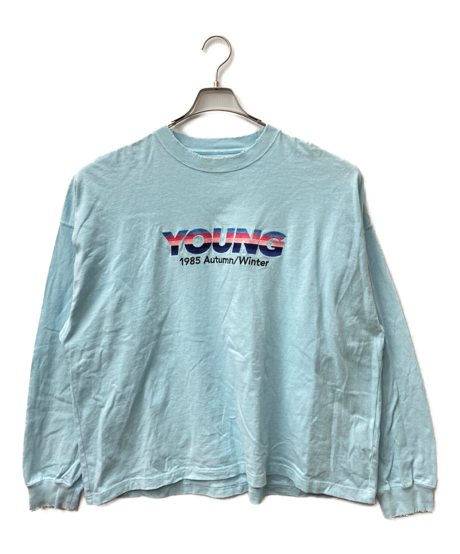 DAIRIKU (ダイリク) YOUNG Embroidery Tee スカイブルー サイズ:ONE