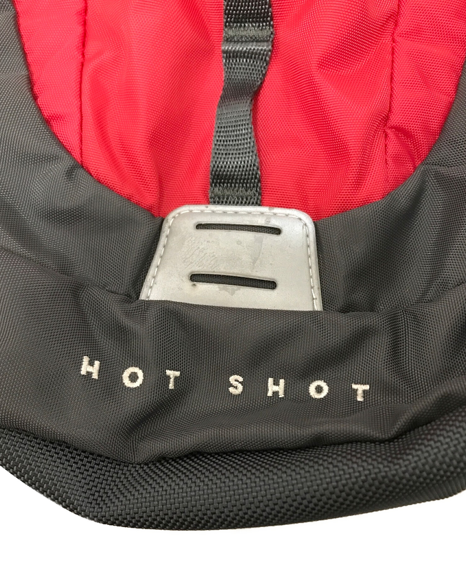 THE NORTH FACE (ザ ノース フェイス) HOT SHOTバックパック レッド×グレー サイズ:下記参照