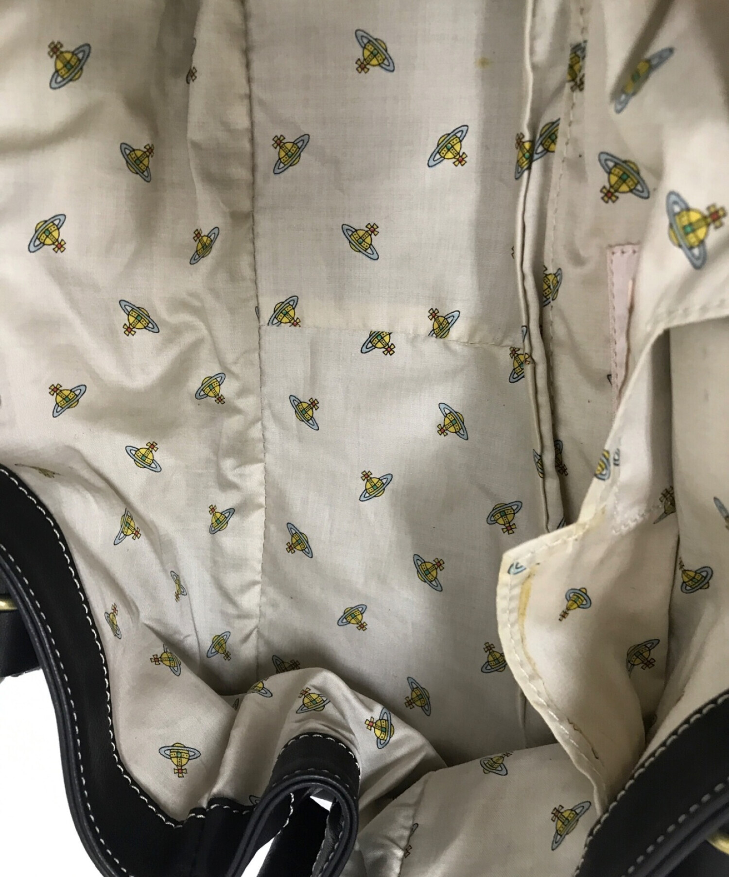 中古・古着通販】Vivienne Westwood (ヴィヴィアンウエストウッド) アコードレザーハンドバッグ ブラック  サイズ:下記参照｜ブランド・古着通販 トレファク公式【TREFAC FASHION】スマホサイト