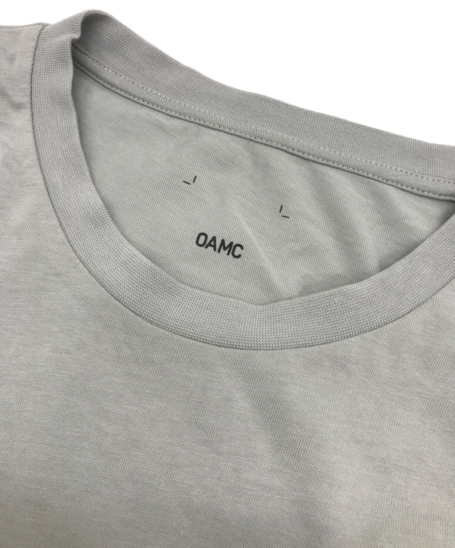 OAMC (オーエーエムシー) バックプリントポケットTシャツ グレー サイズ:M