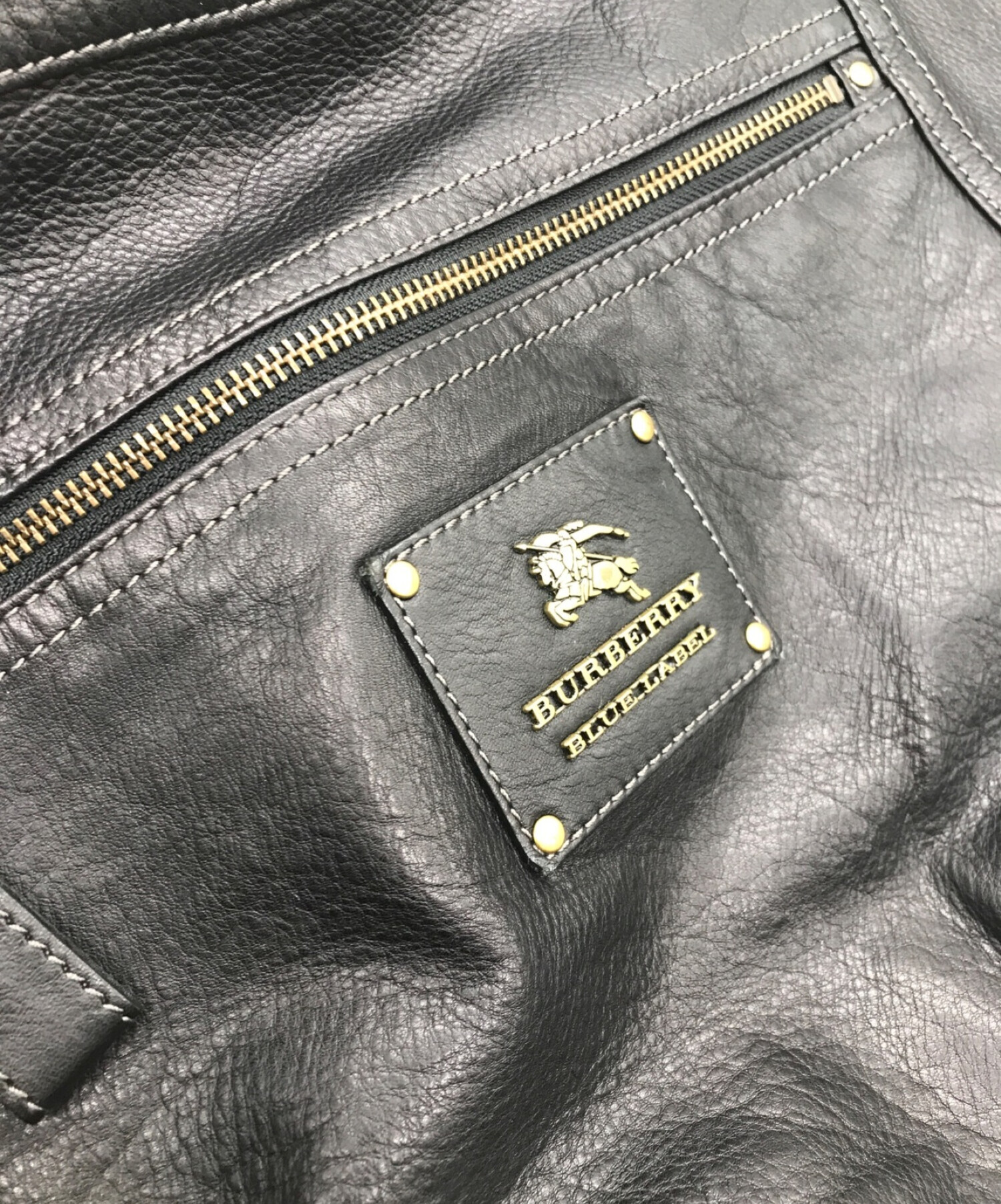 BURBERRY BLUE LABEL (バーバリーブルーレーベル) ロゴプレートレザーワンショルダーバッグ ブラック