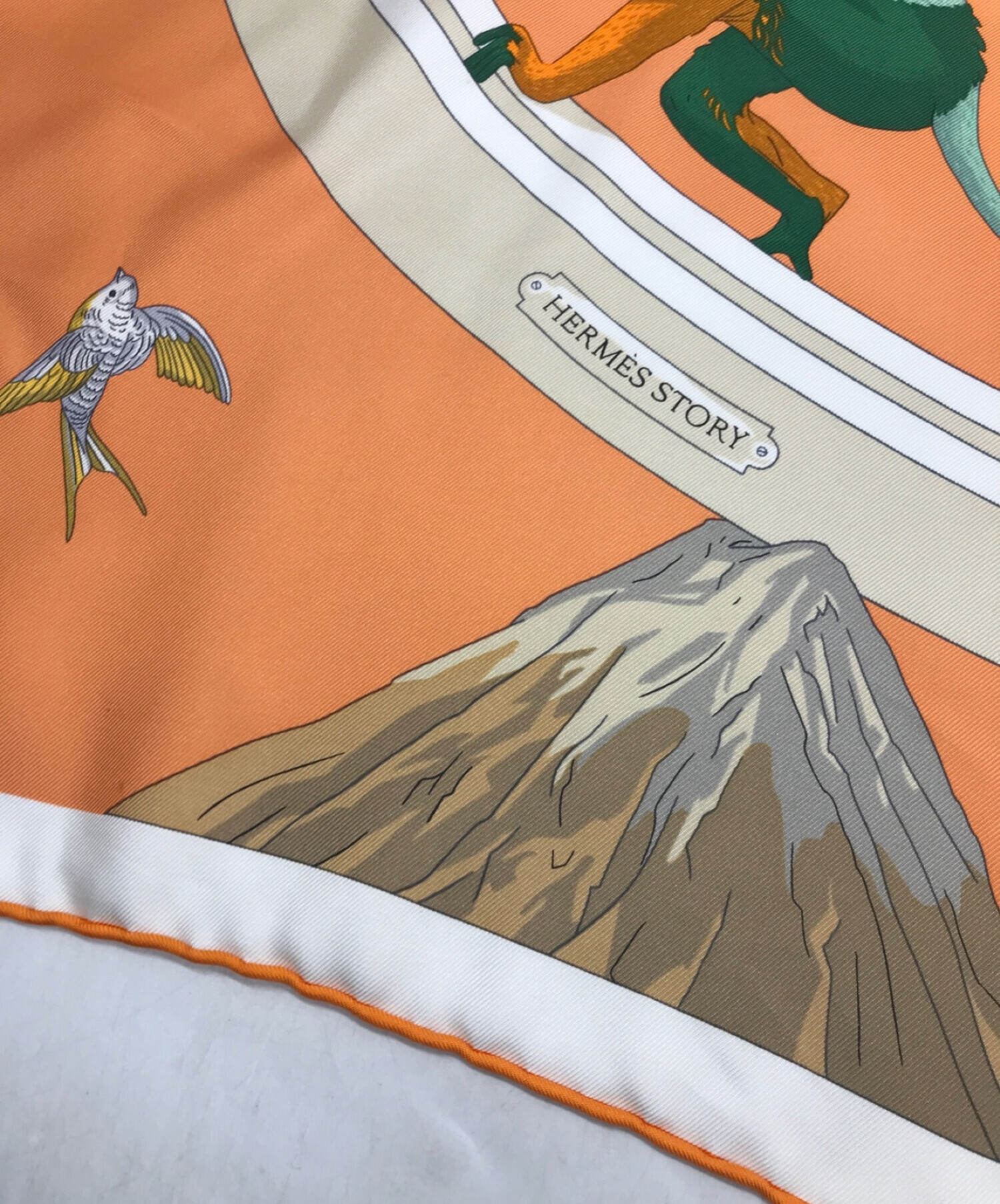 HERMES (エルメス) カレ90 シルクスカーフ　Hermes Story オレンジ