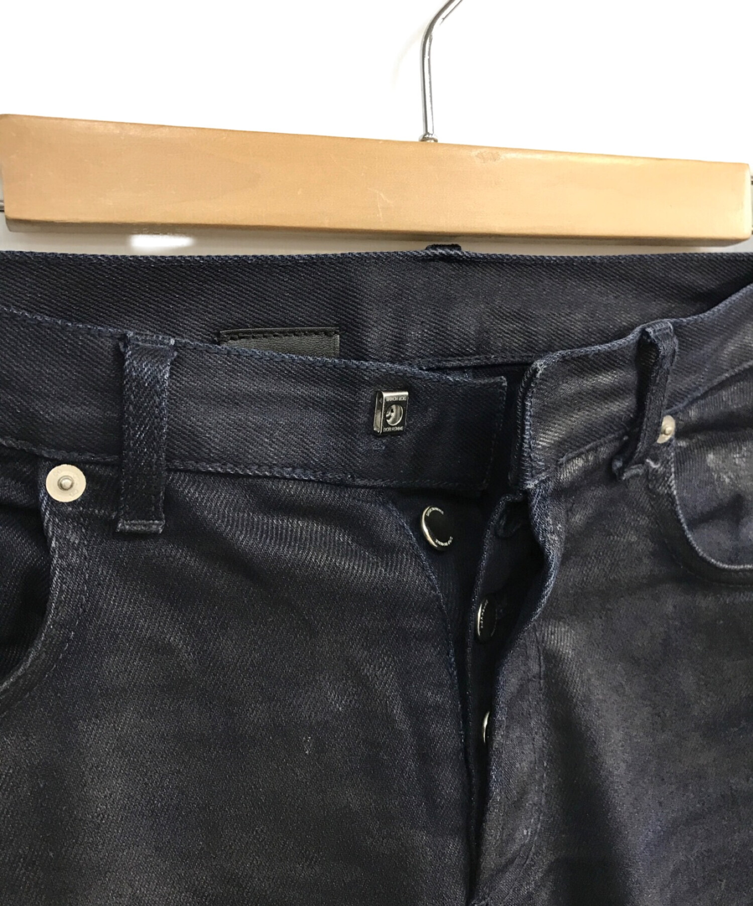 DIOR HOMME (ディオール オム) オイルドエフェクトワックス スキニーデニムパンツ　433D007TX132 ネイビー サイズ:29