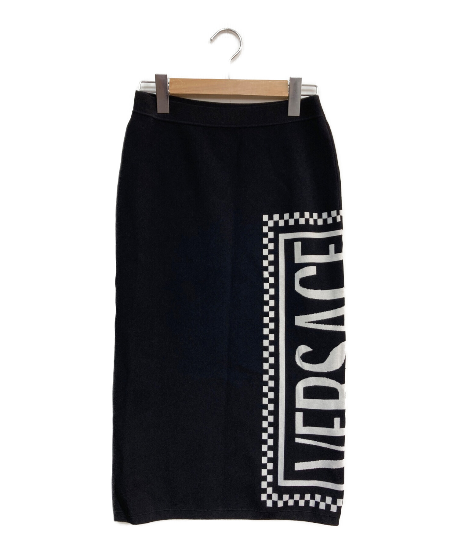 VERSACE (ヴェルサーチ) Logo Knit Midi Skirt　A83291 A229981 A1008　ﾛｺﾞﾆｯﾄｽｶｰﾄ ブラック  サイズ:S 未使用品