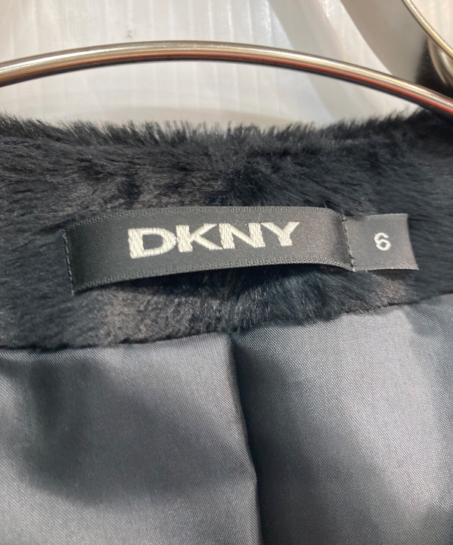 DKNY (ダナキャランニューヨーク) フェイクファーセットアップ ブラック サイズ:6