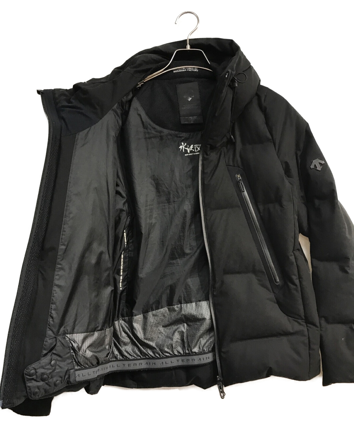 Descente ALLTERRAIN (デザイント オルテライン) MOUNTAINEER ダウンジャケット　DAMMGK30U　水沢ダウン  ブラック サイズ:Ｍ