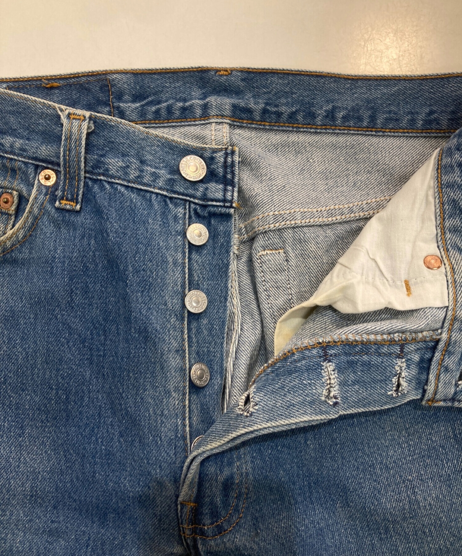 中古・古着通販】LEVI'S (リーバイス) 501デニムパンツ ボタン裏552