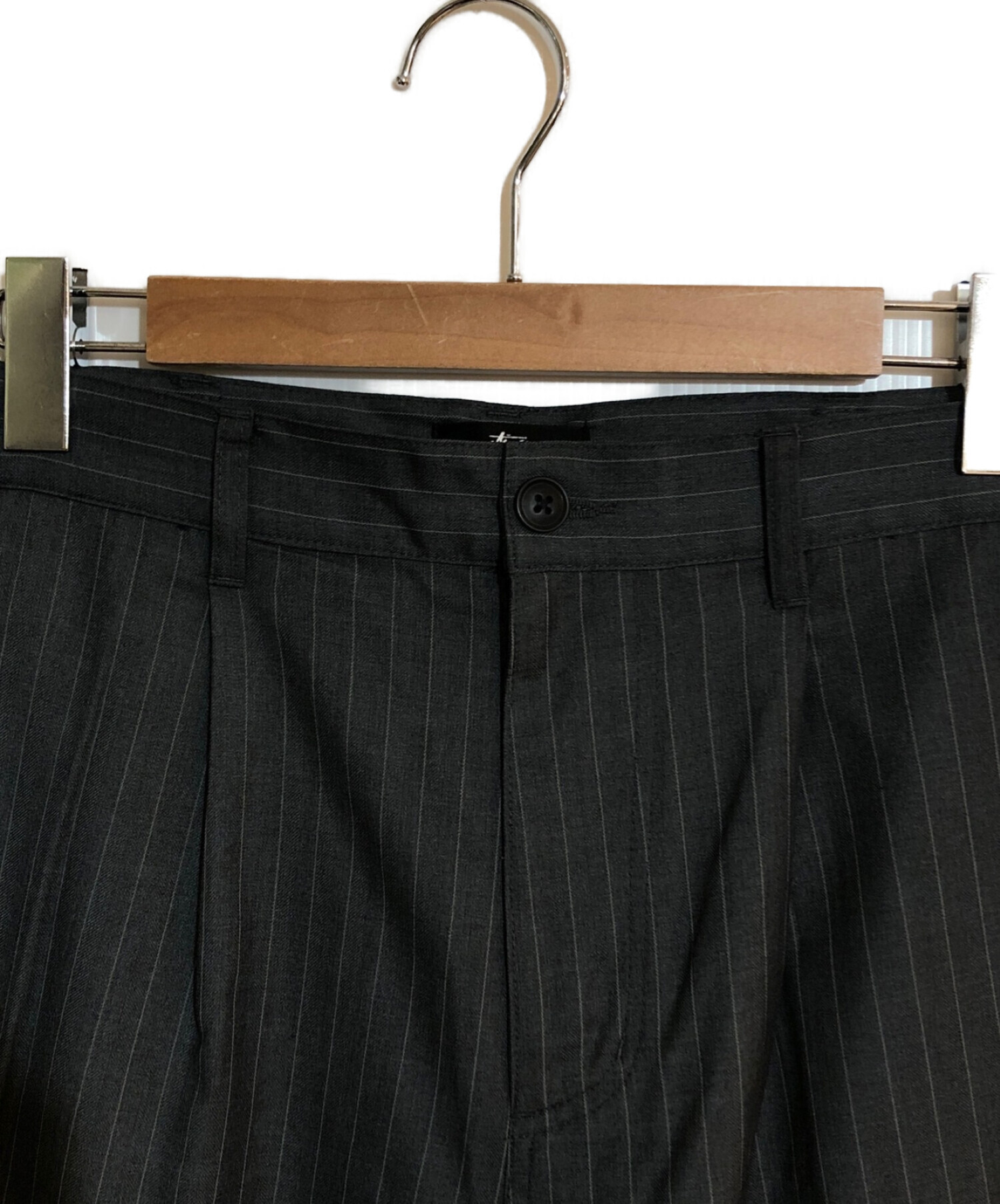 stussy (ステューシー) striped volume pleated trouser/ストライプボリュームプリーツトラウザー グレー  サイズ:SIZE 76cm (W30)