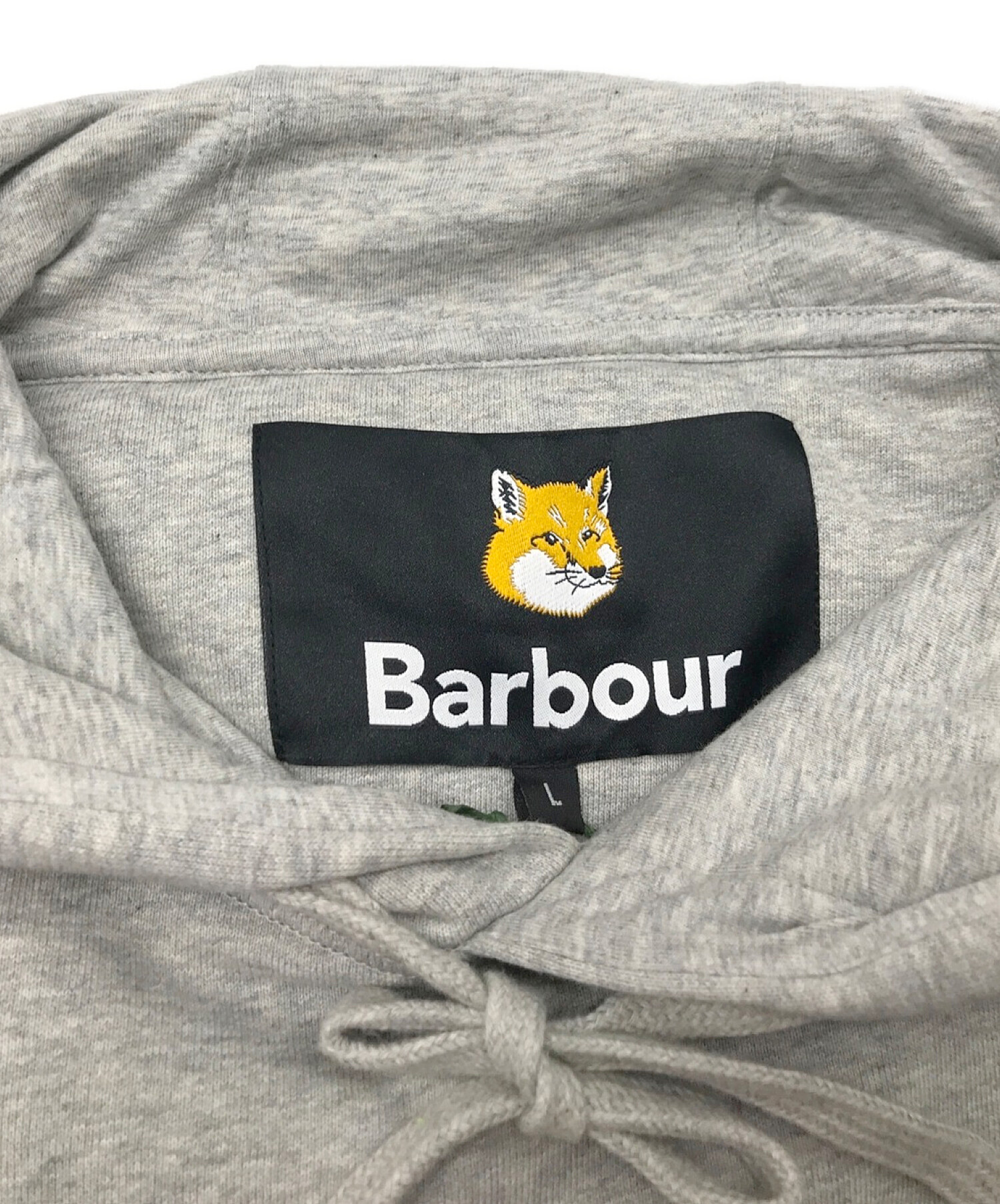 Barbour (バブアー) MAISON KITSUNE (メゾンキツネ) ロゴ刺繍パーカー グレー サイズ:SIZE L 未使用品