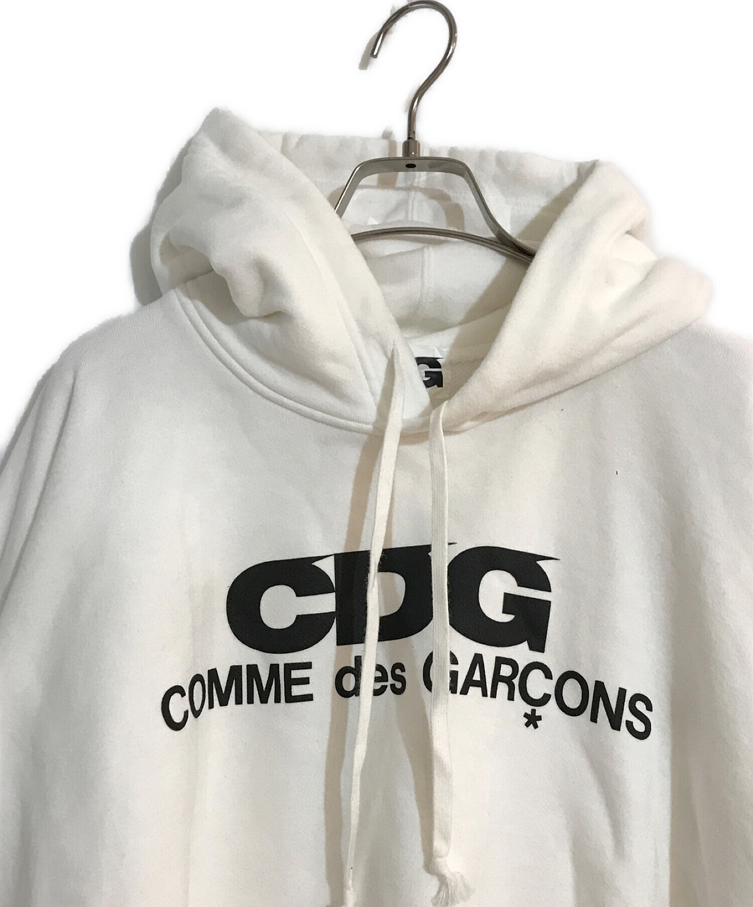 CDG (シーディージー) ロゴ プリント ポンチョ パーカー ホワイト サイズ:Ｍ