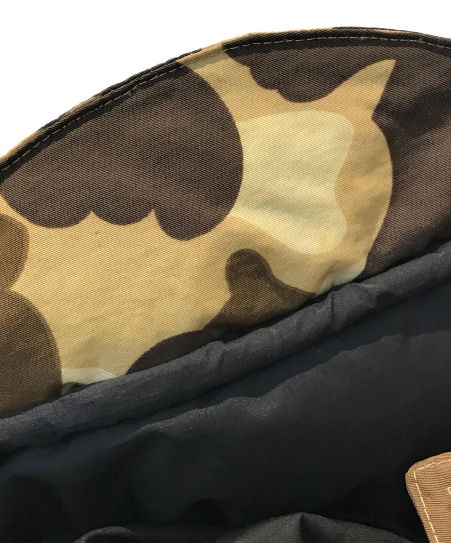 A BATHING APE (アベイシングエイプ) カモ柄ダウンジャケット ベージュ サイズ:M