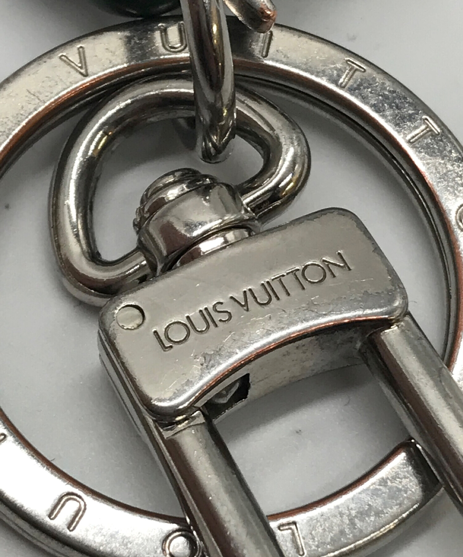 中古・古着通販】LOUIS VUITTON (ルイ ヴィトン) キーホルダー・LV