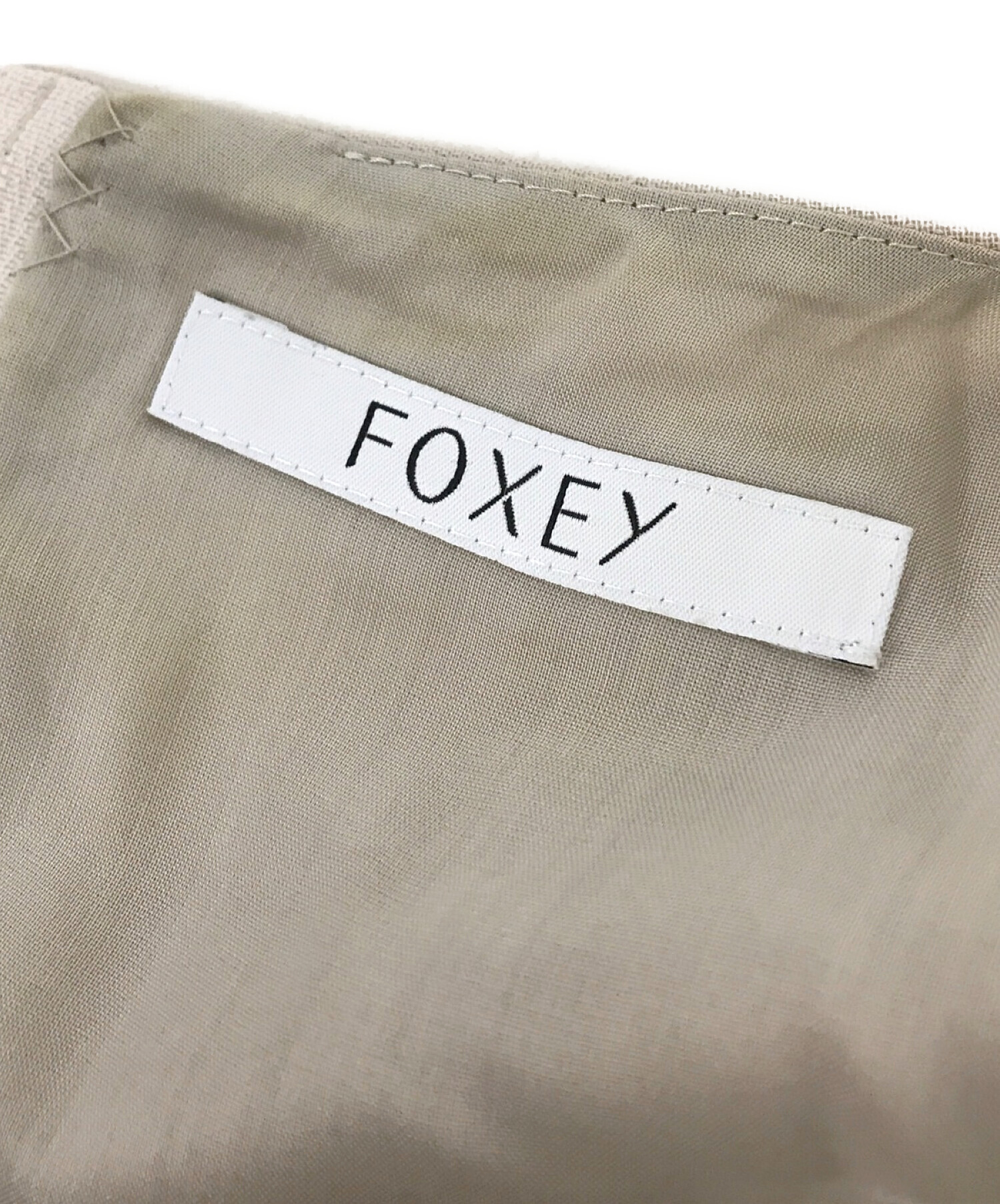 ミッドランド名古屋店購入FOXEy タグ付き新品未使用品　サイズ40 ベージュ