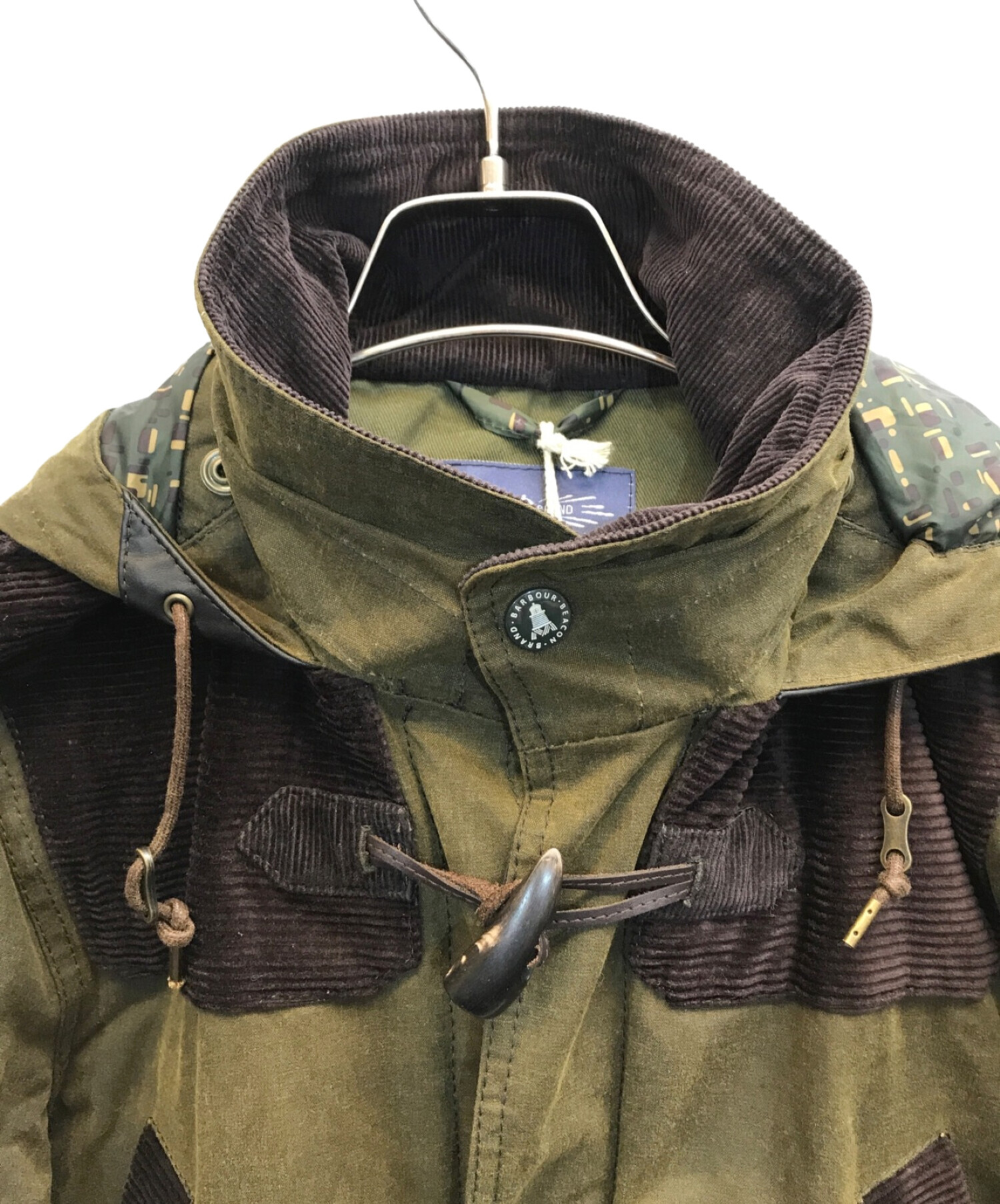 Barbour (バブアー) WHITE MOUNTAINEERING (ホワイトマウンテ二アニング) Finhara Wax Jacket  コラボワックスジャケット カーキ サイズ:M