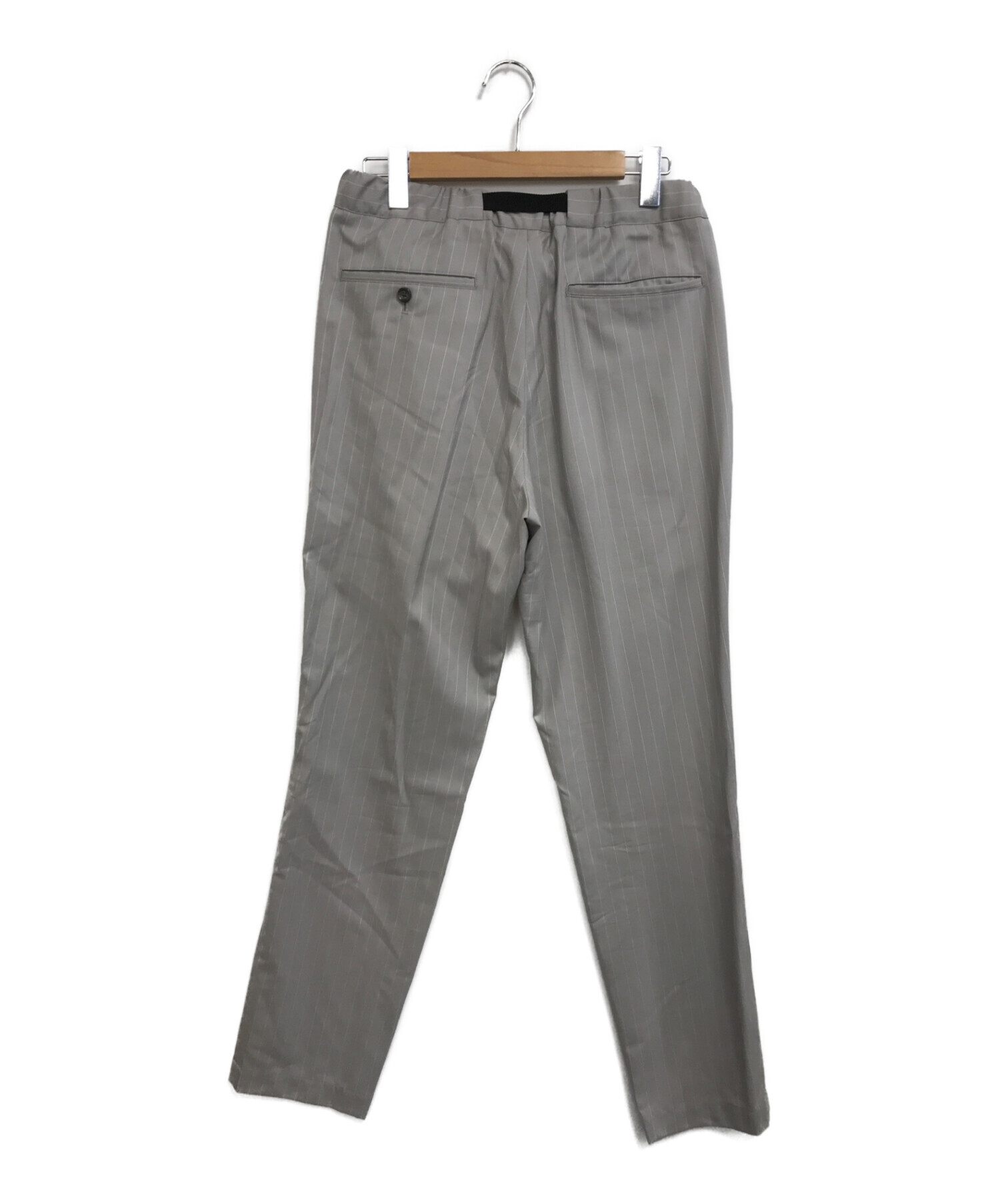 Ujoh (ウジョー) Tape-Belt 1 Tuck Pants グレー サイズ:2