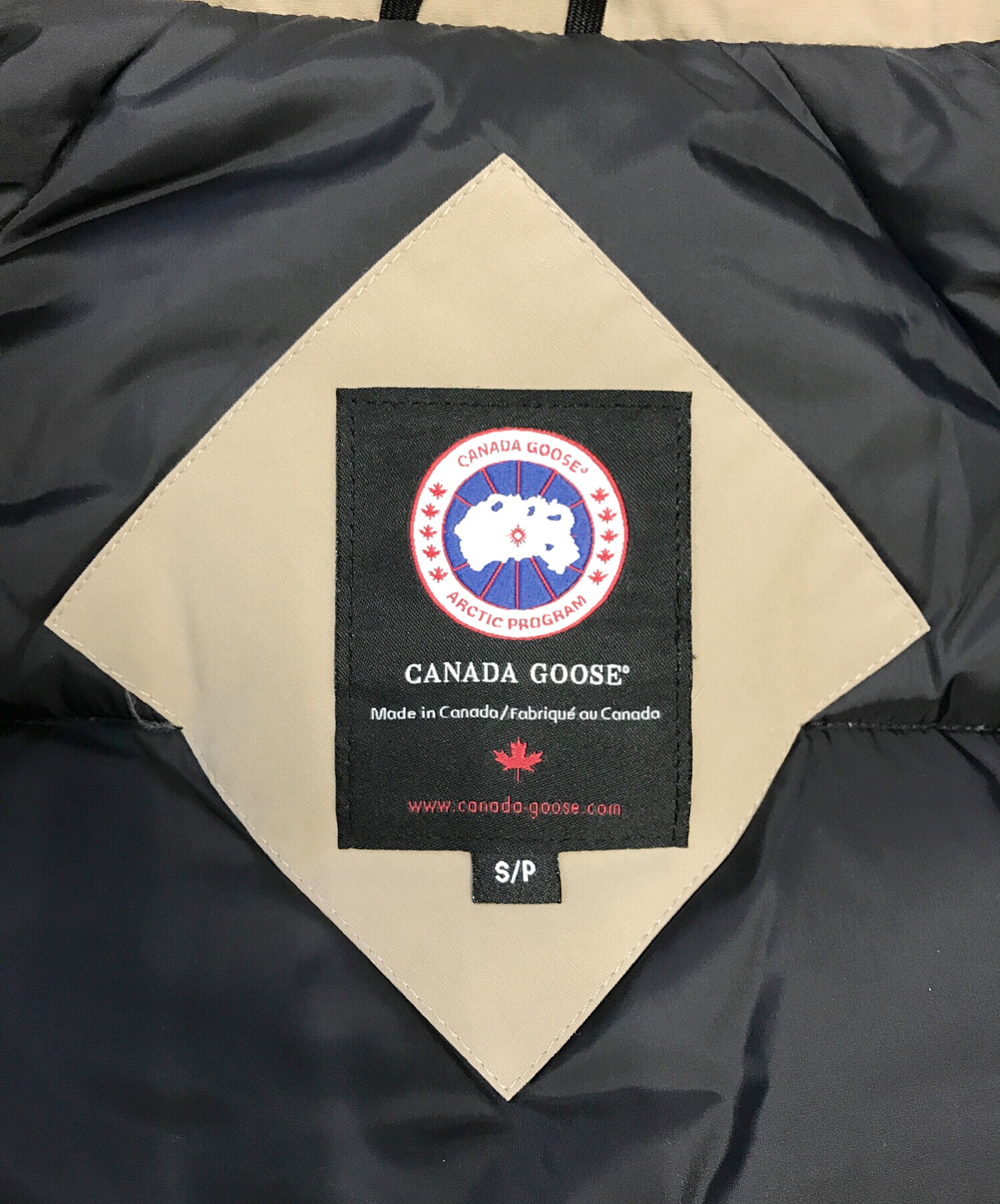 CANADA GOOSE (カナダグース) カムループスダウンジャケット ベージュ サイズ:Ｓ