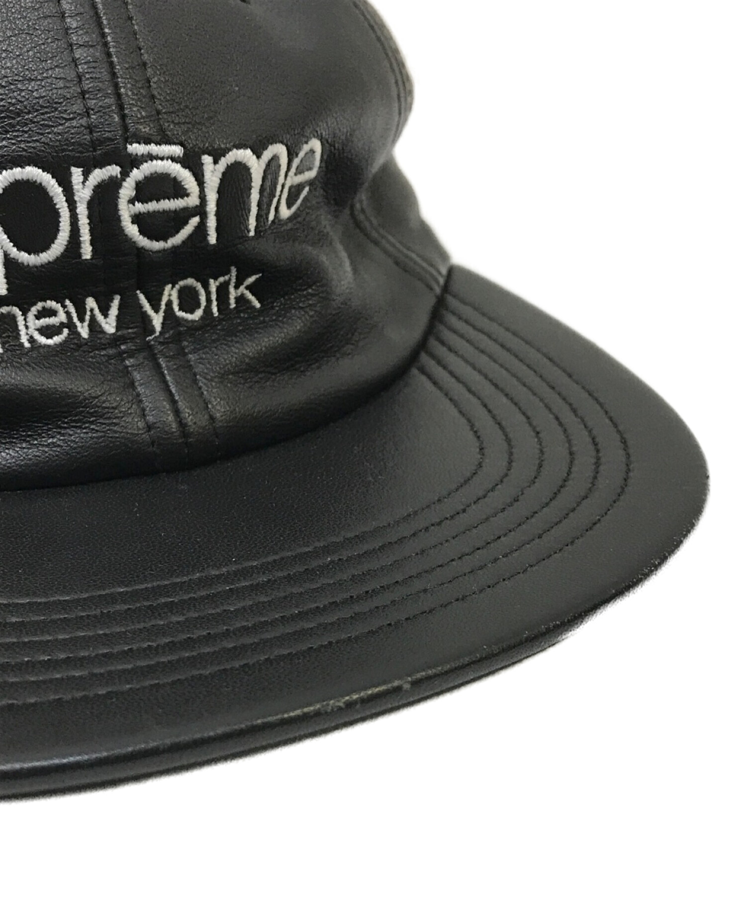 SUPREME (シュプリーム) LEATHER CLASSIC LOGO 6 PANEL CAP ブラック