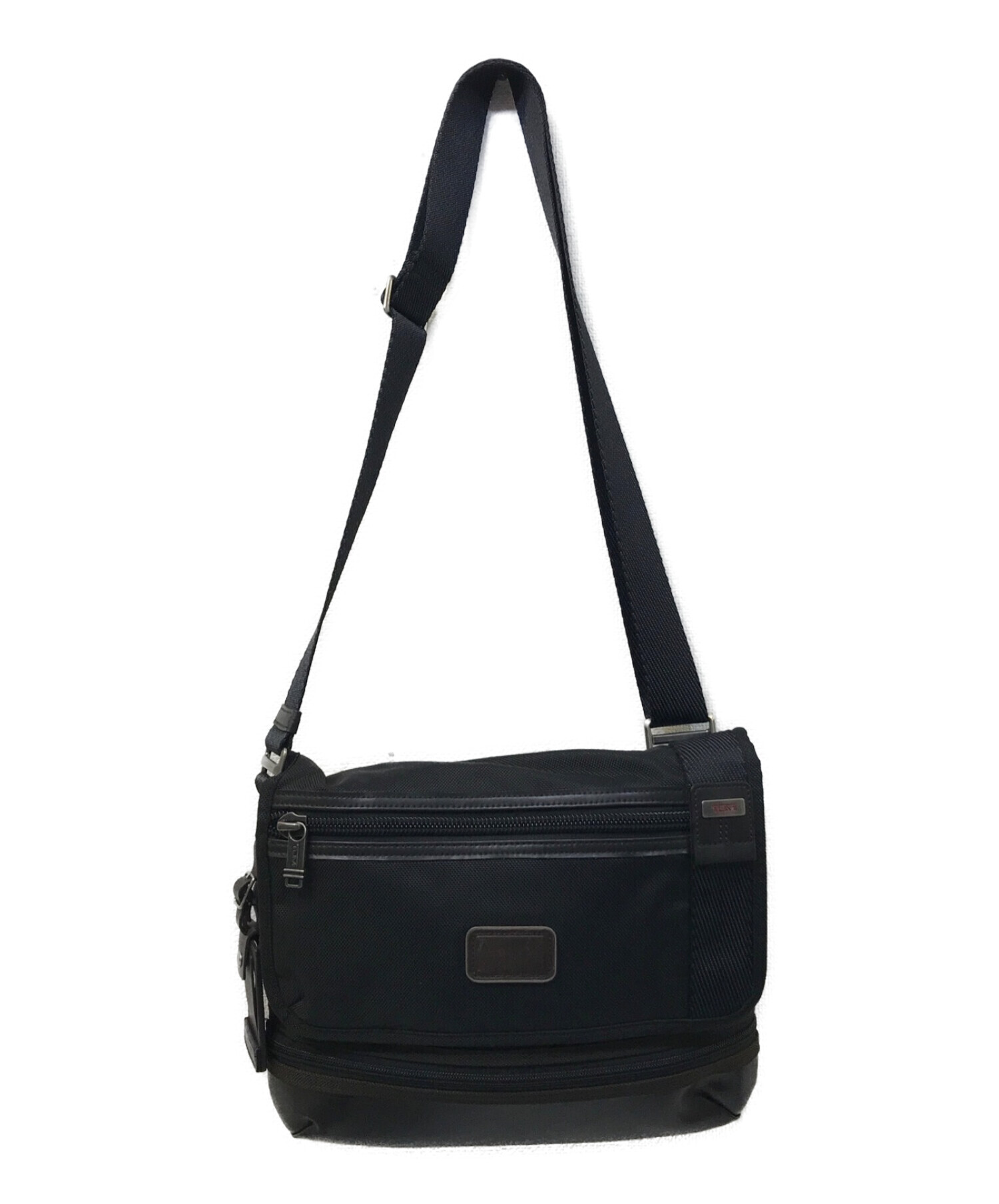 Tumi glenview hotsell expandable crossbody