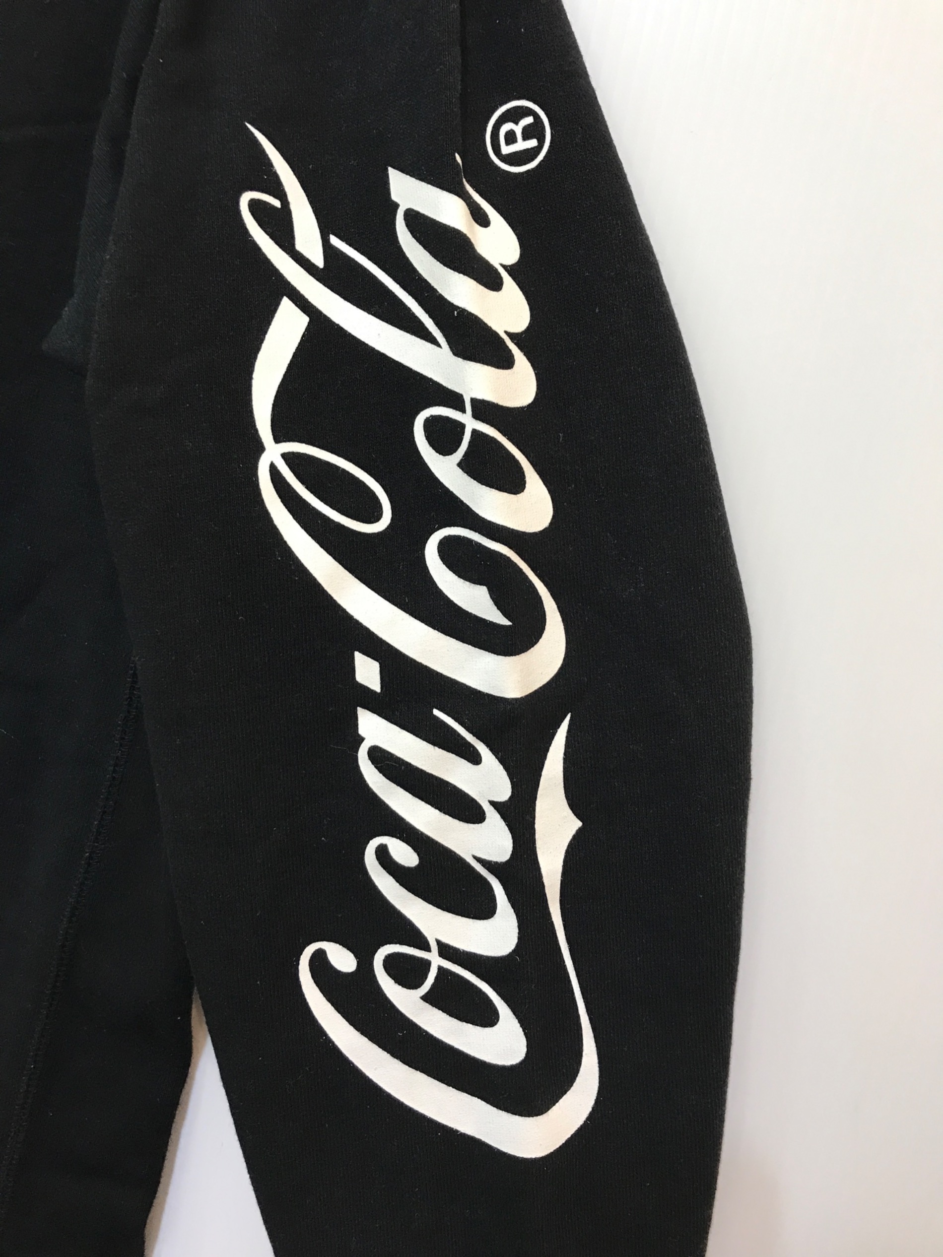 中古・古着通販】A BATHING APE (アベイシングエイプ) Coca Cola (コカコーラ) プルオーバーパーカー ブラック  サイズ:M｜ブランド・古着通販 トレファク公式【TREFAC FASHION】スマホサイト