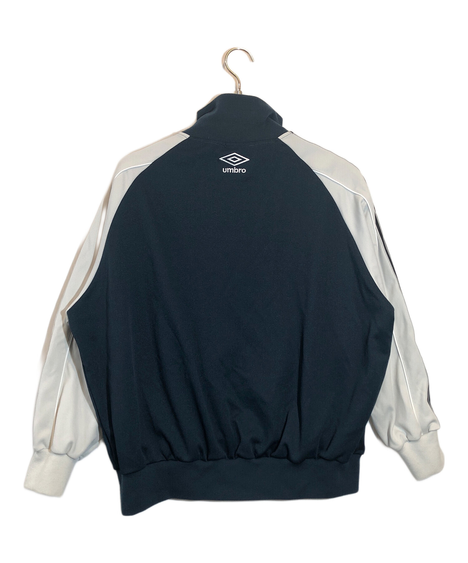 中古・古着通販】UMBRO (アンブロ) 9090 (9090) Raglan Track Jacket(ラグラントラックジャケット） ネイビー  サイズ:M｜ブランド・古着通販 トレファク公式【TREFAC FASHION】スマホサイト