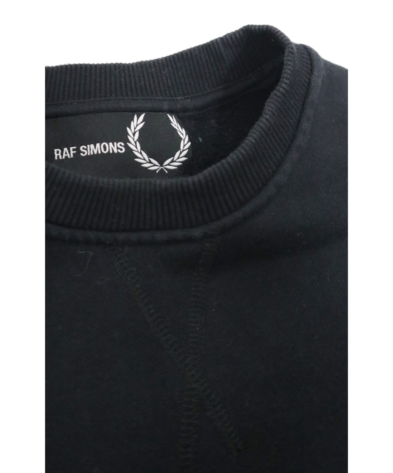 FRED PERRY×RAF SIMONS (フレッドペリー×ラフシモンズ) コラボロゴクルーネックスウェット ブラック サイズ:S SM7069