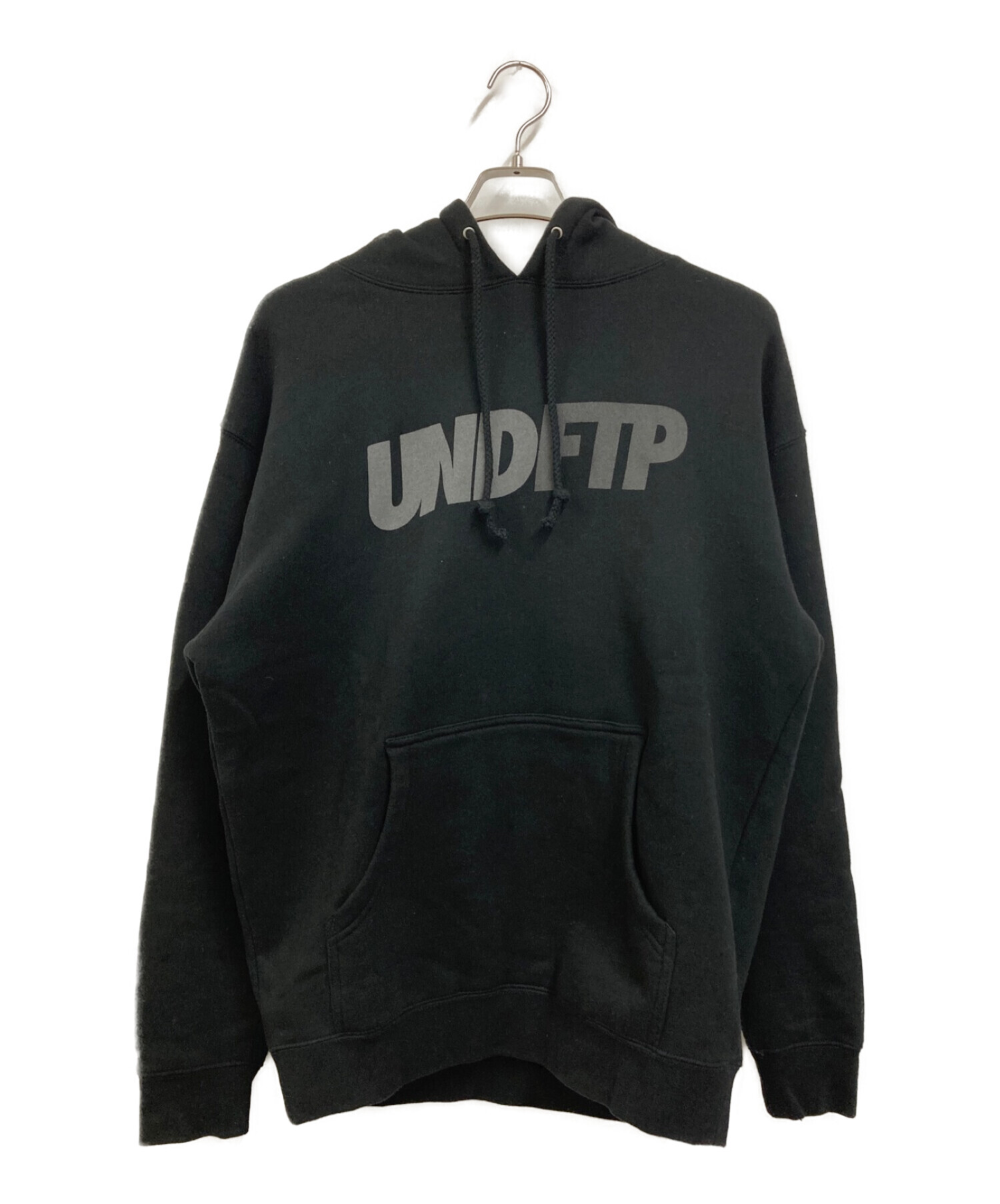 FTP × UNDEFEATED M パーカー BLACK - パーカー