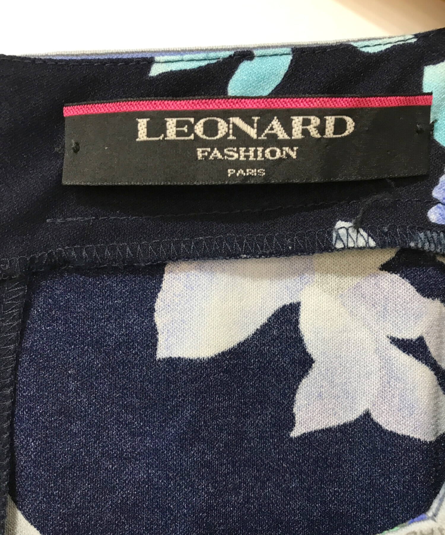 美品】レオナール スポーツ 紺 ブラウス Leonard サイズLLスポーツ