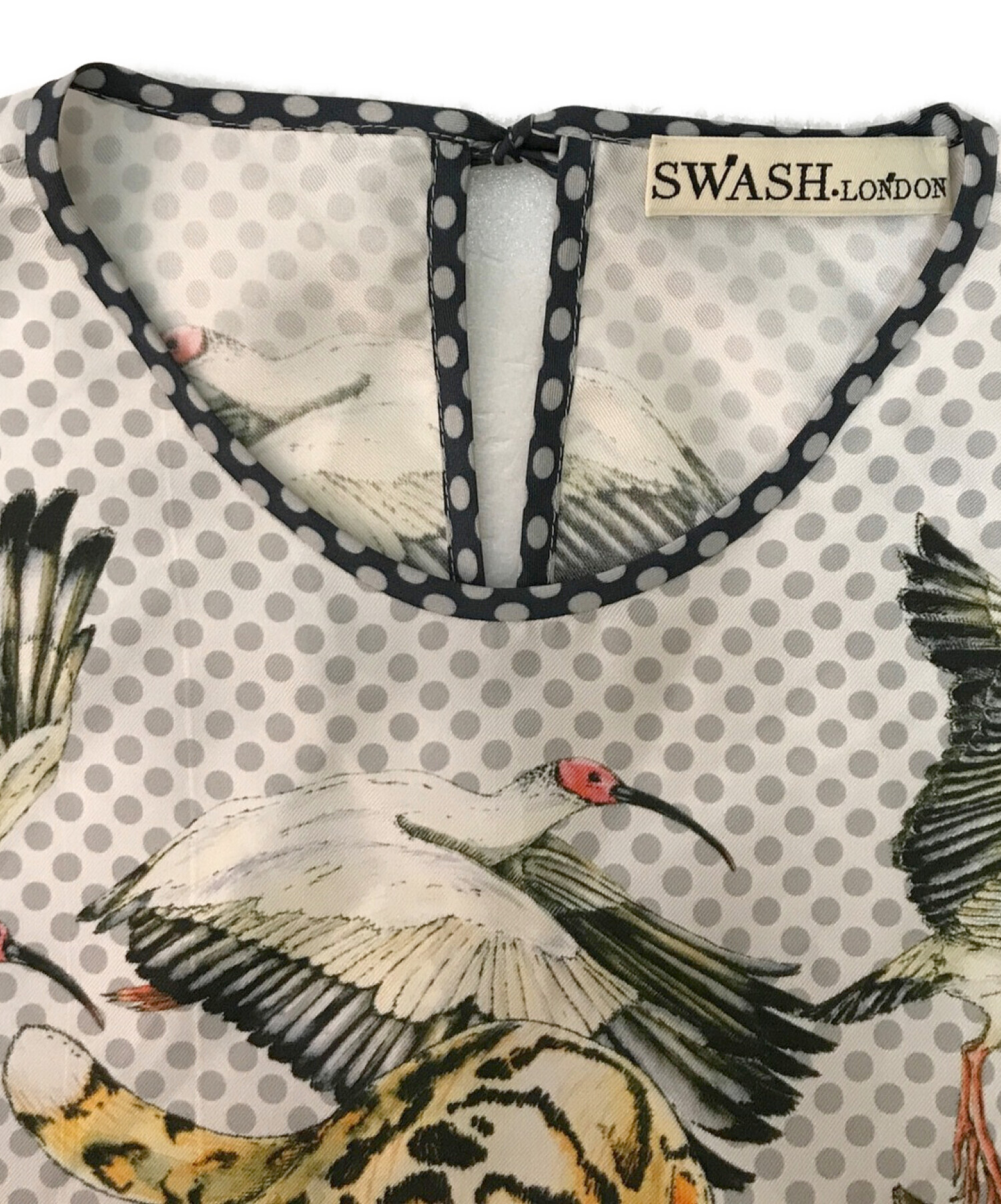 注目ショップ・ブランドのギフト Swash London シルク ノースリーブ