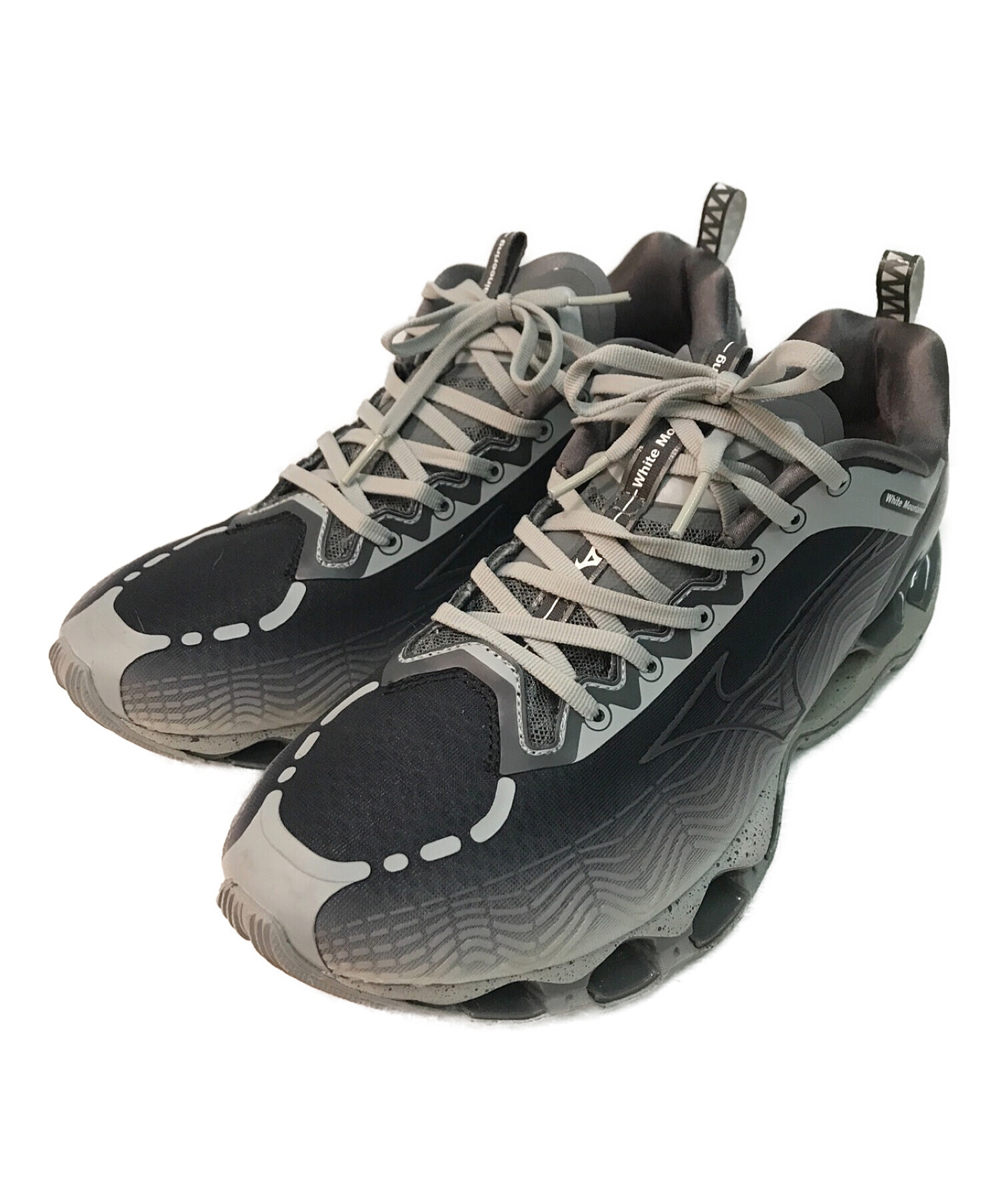 MIZUNO×WHITE MOUNTAINEERING (ミズノ × ホワイト マウンテニアリング) Wave Prophecy WM グレー  サイズ:US10.5